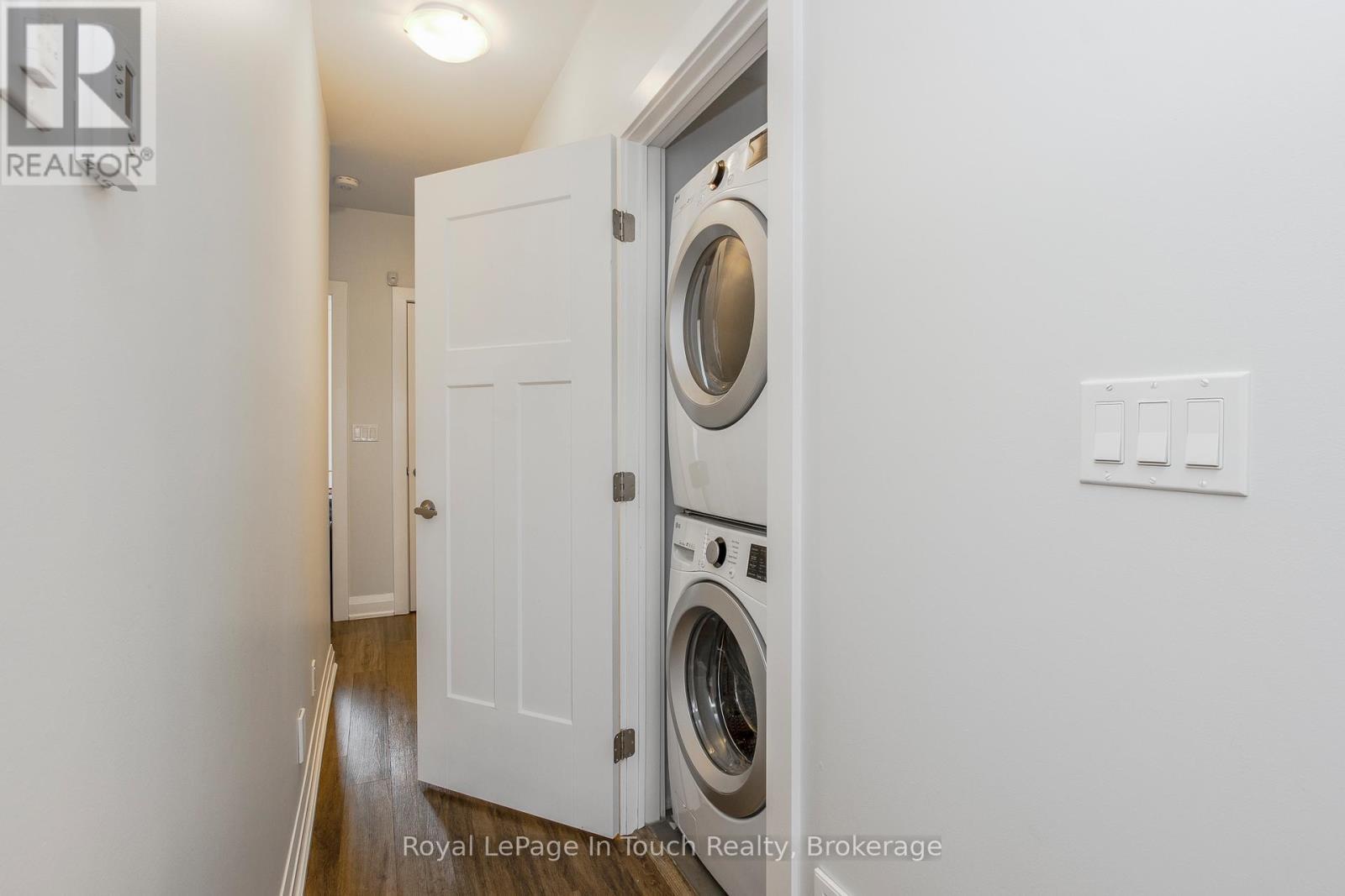 












72 DISCOVERY TRAIL

,
Midland,




Ontario
L4R0H4

