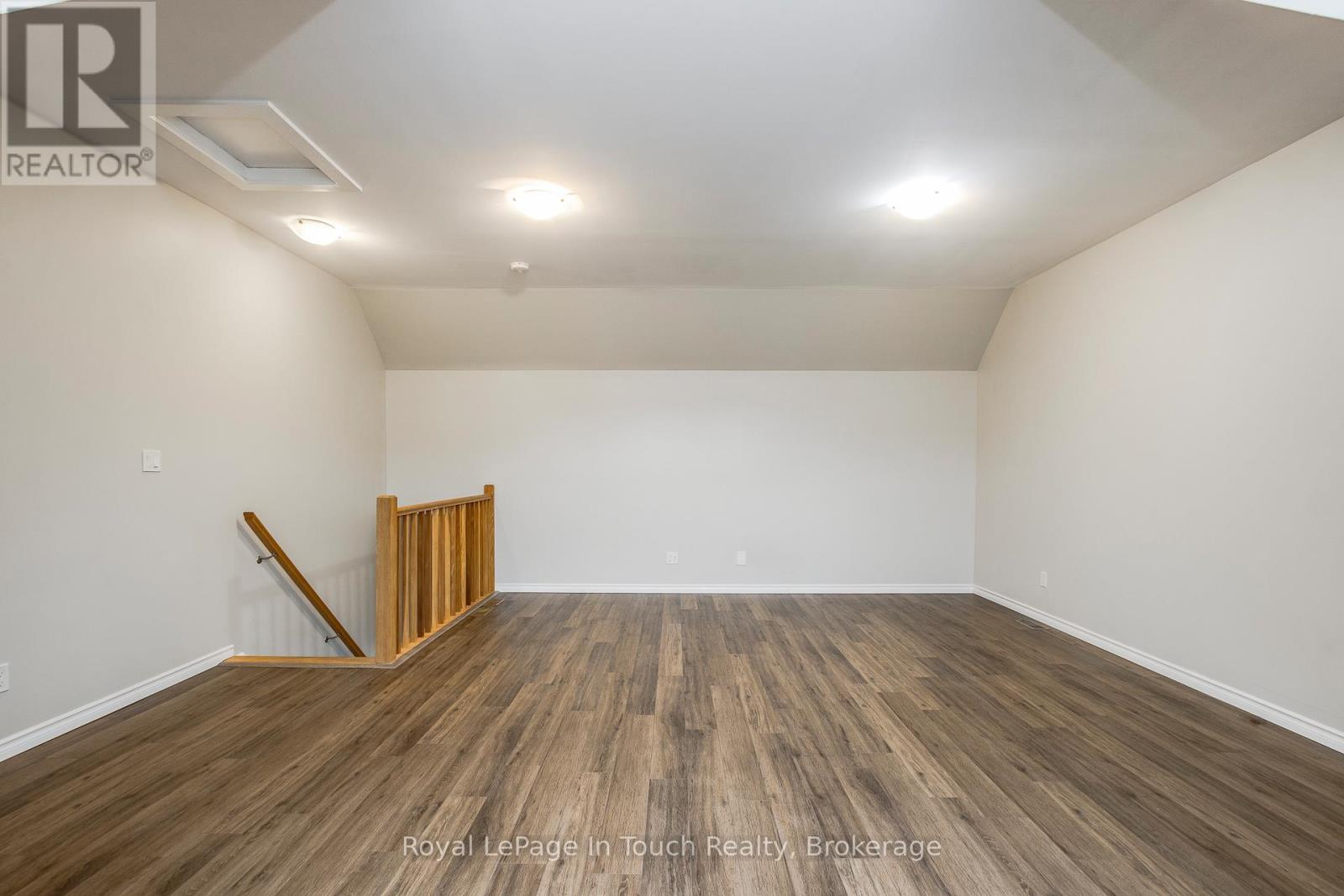 












72 DISCOVERY TRAIL

,
Midland,




Ontario
L4R0H4

