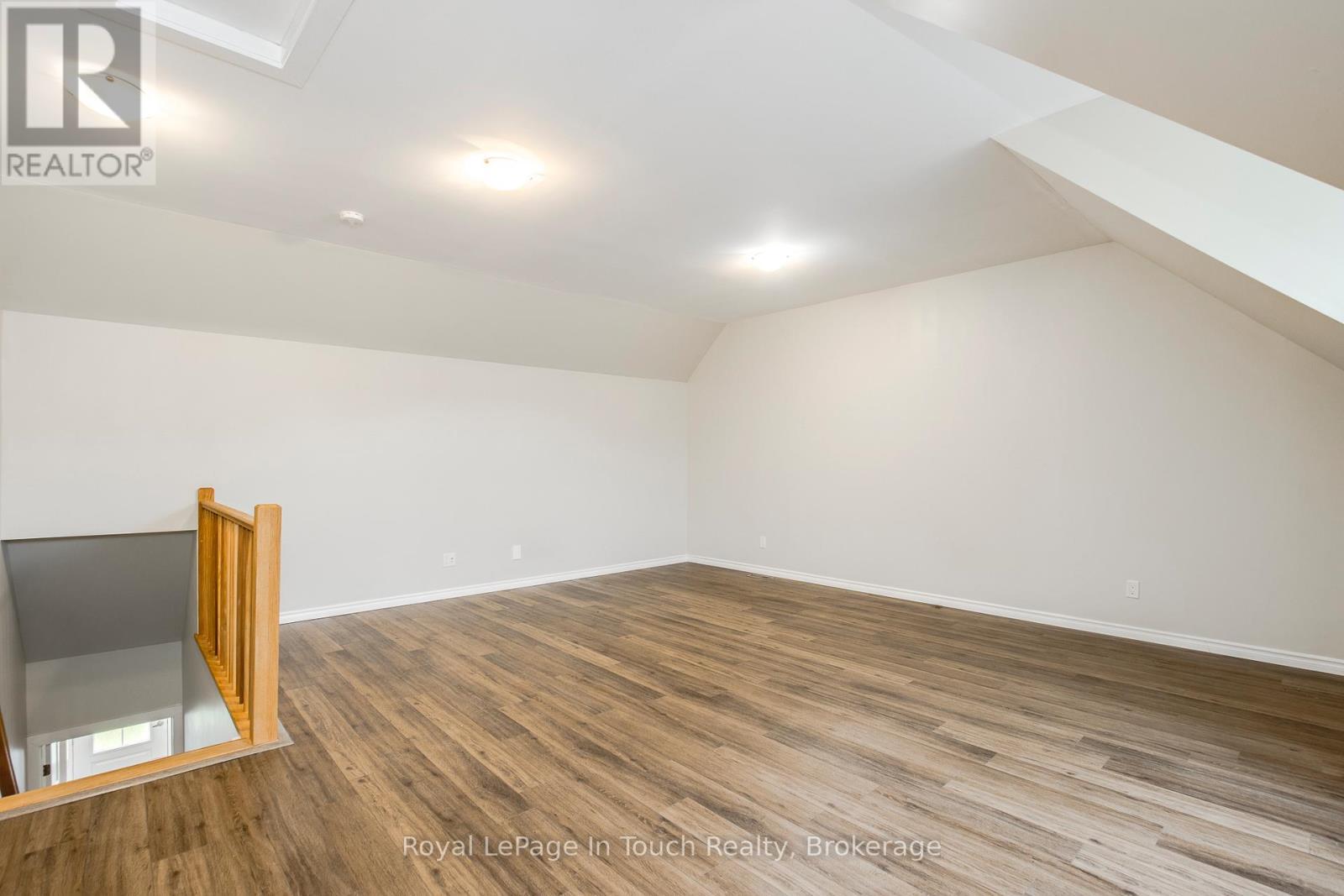 












72 DISCOVERY TRAIL

,
Midland,




Ontario
L4R0H4

