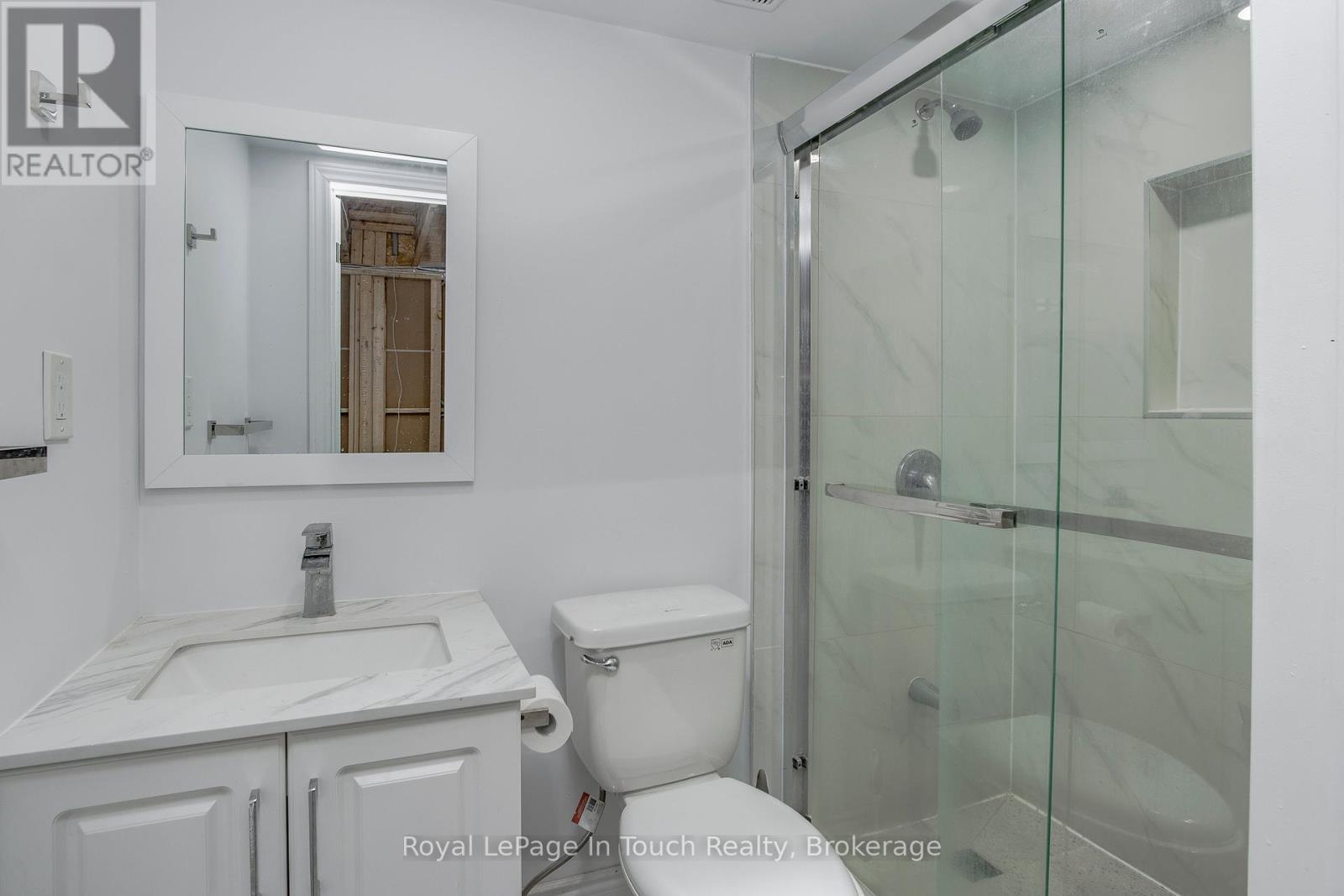 












72 DISCOVERY TRAIL

,
Midland,




Ontario
L4R0H4

