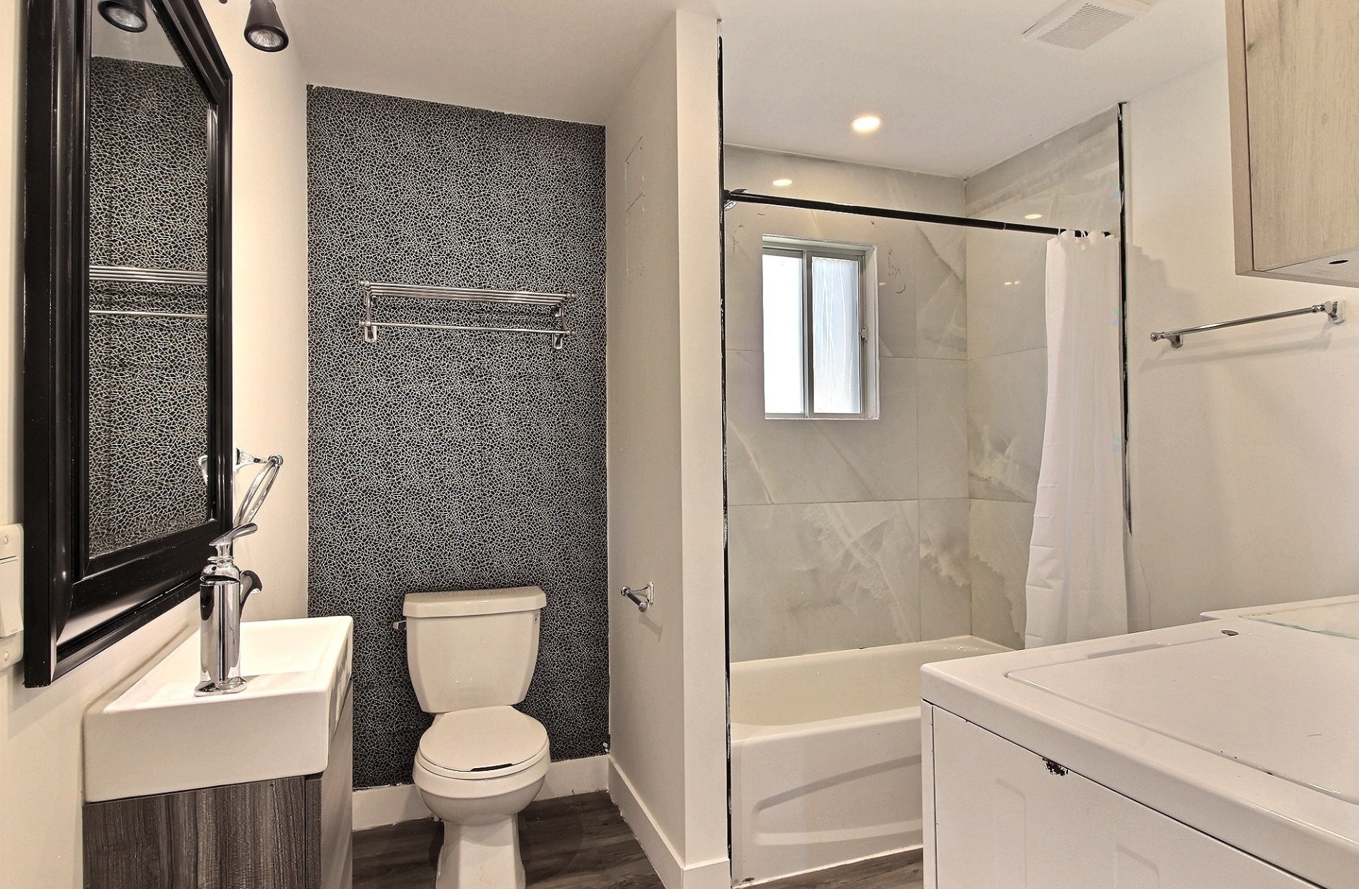 









1721

 - 1721A


Route du Nord

,
Brownsburg-Chatham,




QC
J8G1E2

