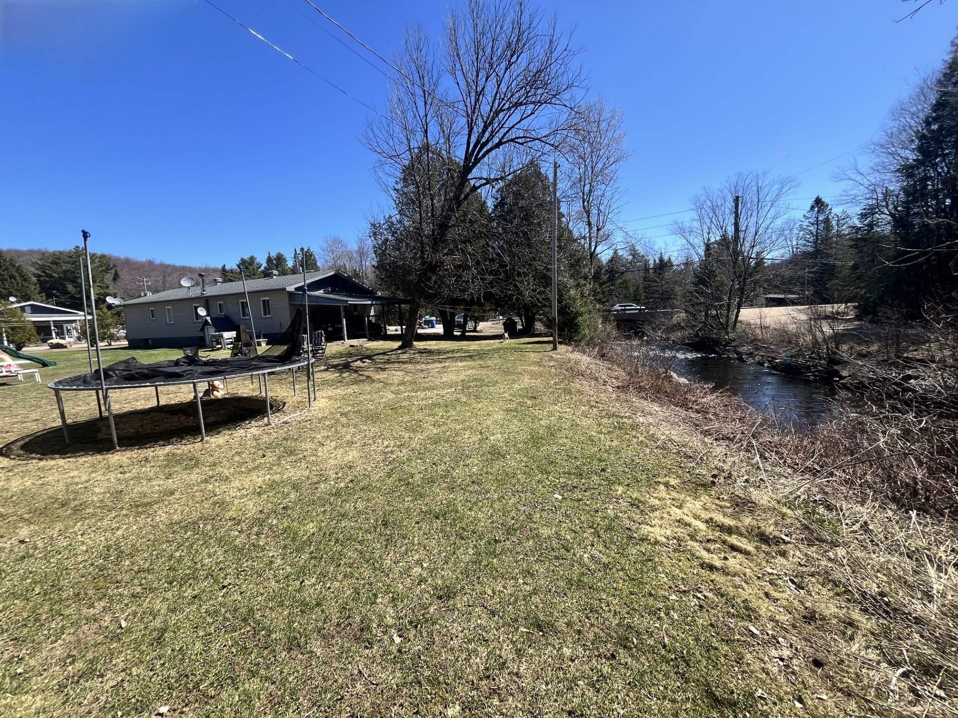 









1721

 - 1721A


Route du Nord

,
Brownsburg-Chatham,




QC
J8G1E2

