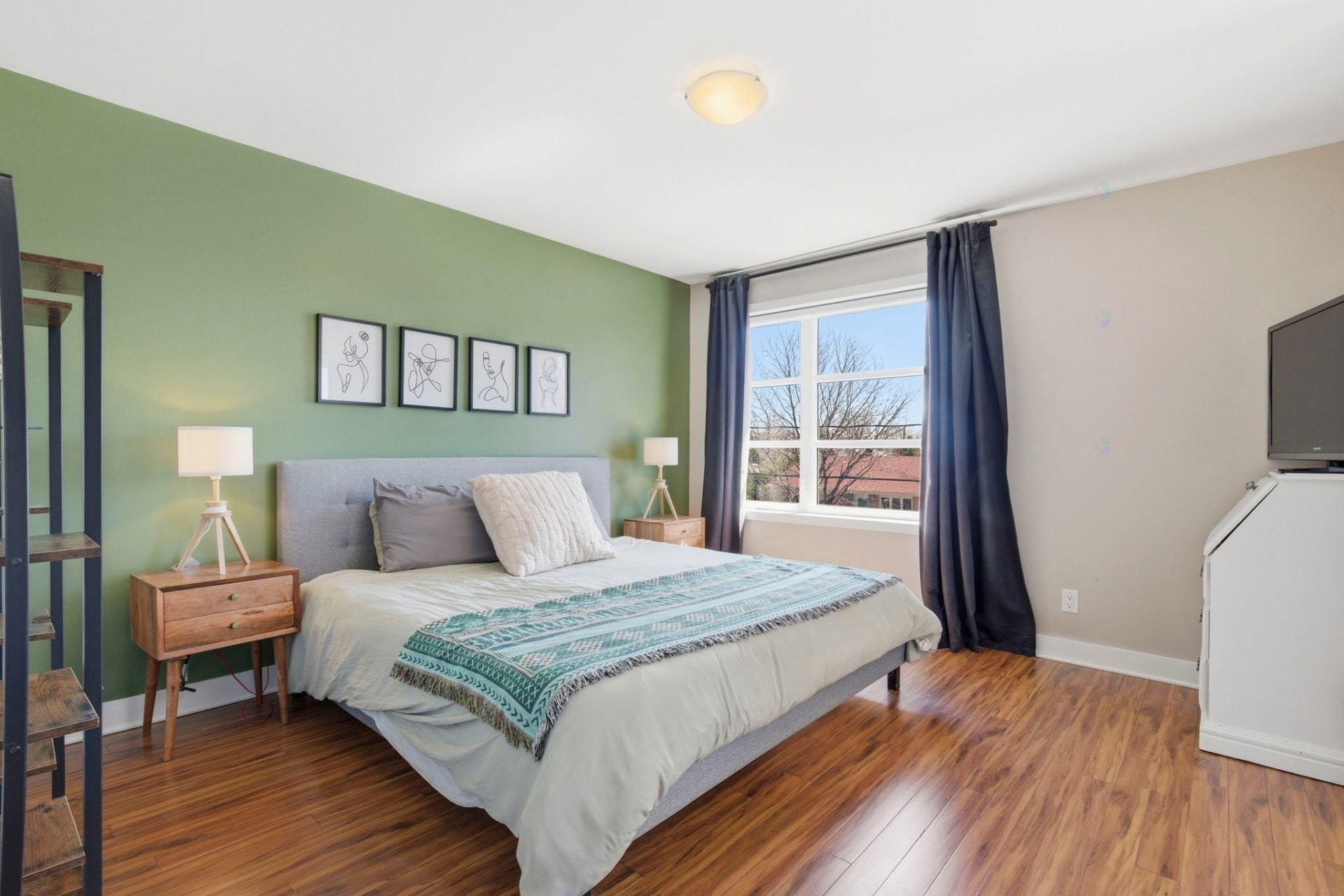 









4080


Rue de la Légion

,
Longueuil (Saint-Hubert),




QC
J3Y1Y8

