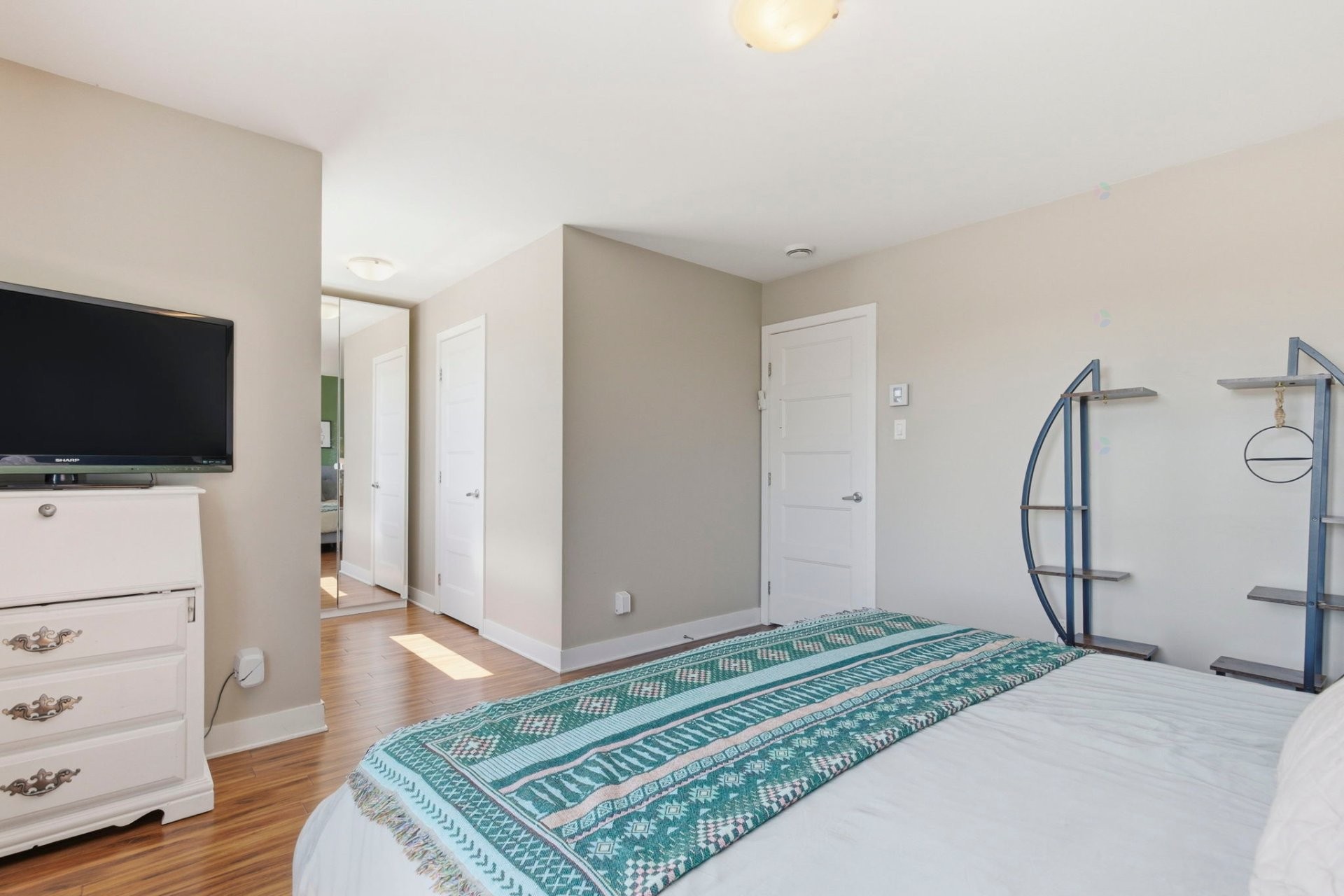 









4080


Rue de la Légion

,
Longueuil (Saint-Hubert),




QC
J3Y1Y8

