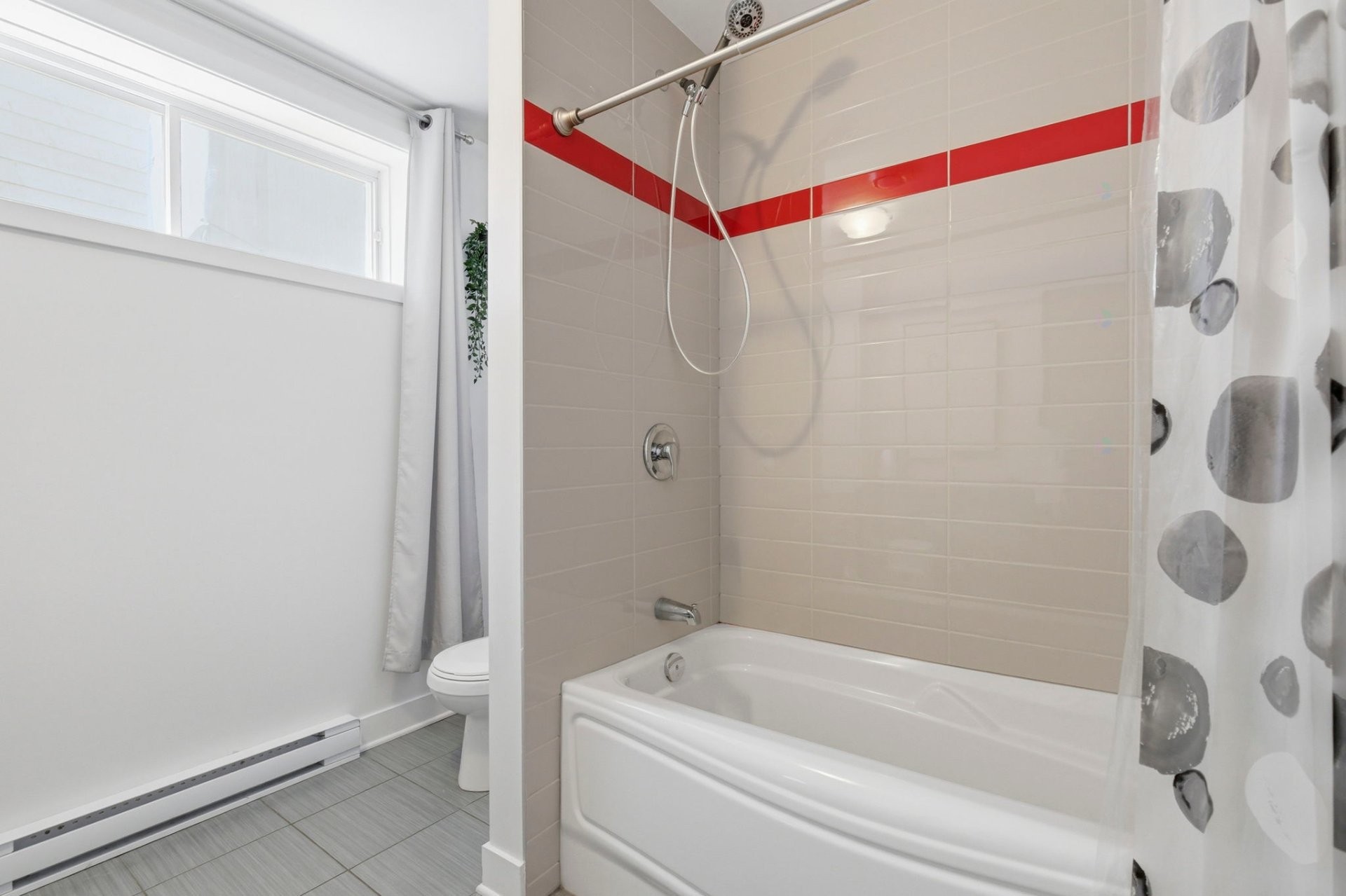 









4080


Rue de la Légion

,
Longueuil (Saint-Hubert),




QC
J3Y1Y8


