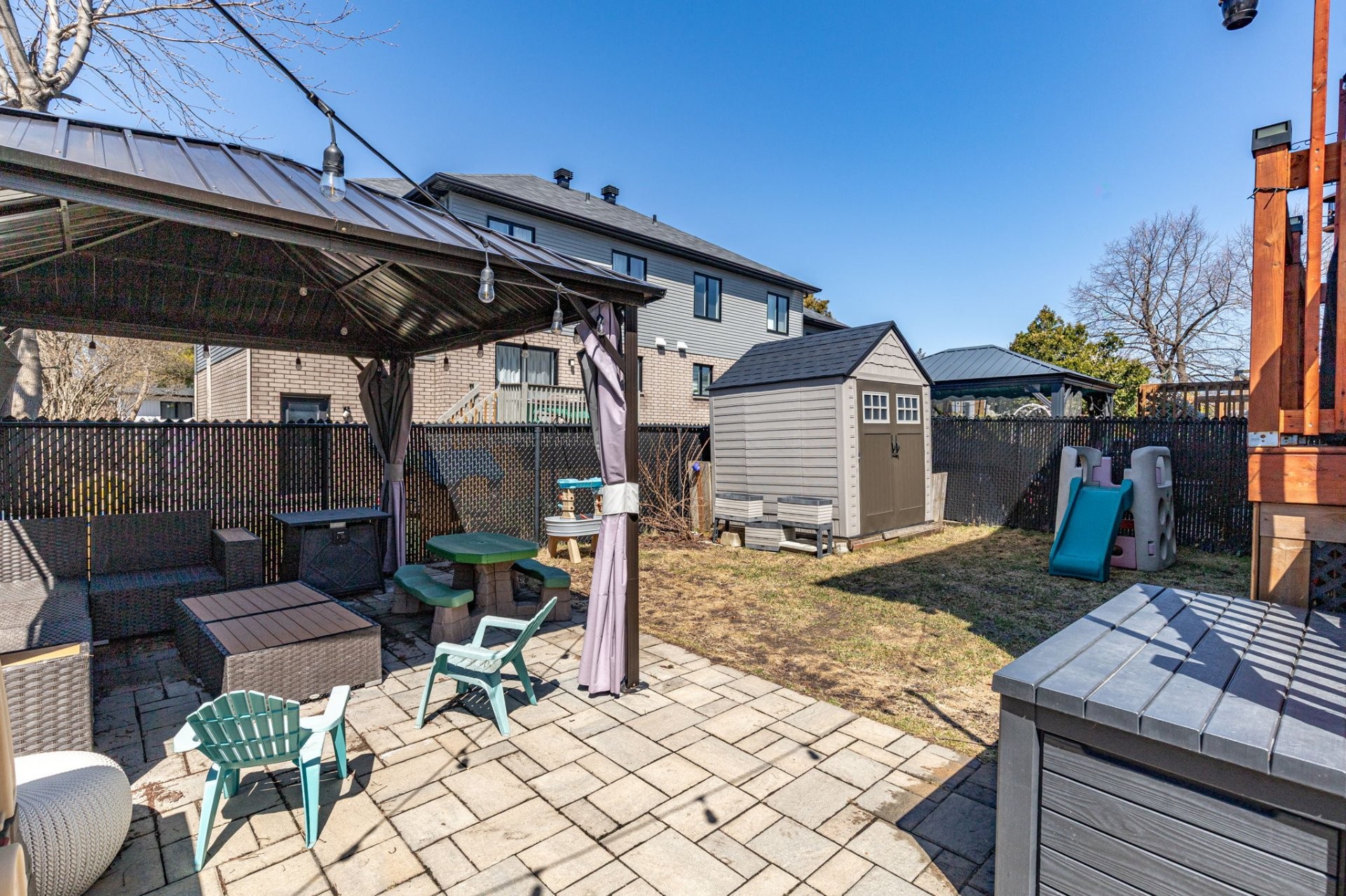 









4080


Rue de la Légion

,
Longueuil (Saint-Hubert),




QC
J3Y1Y8

