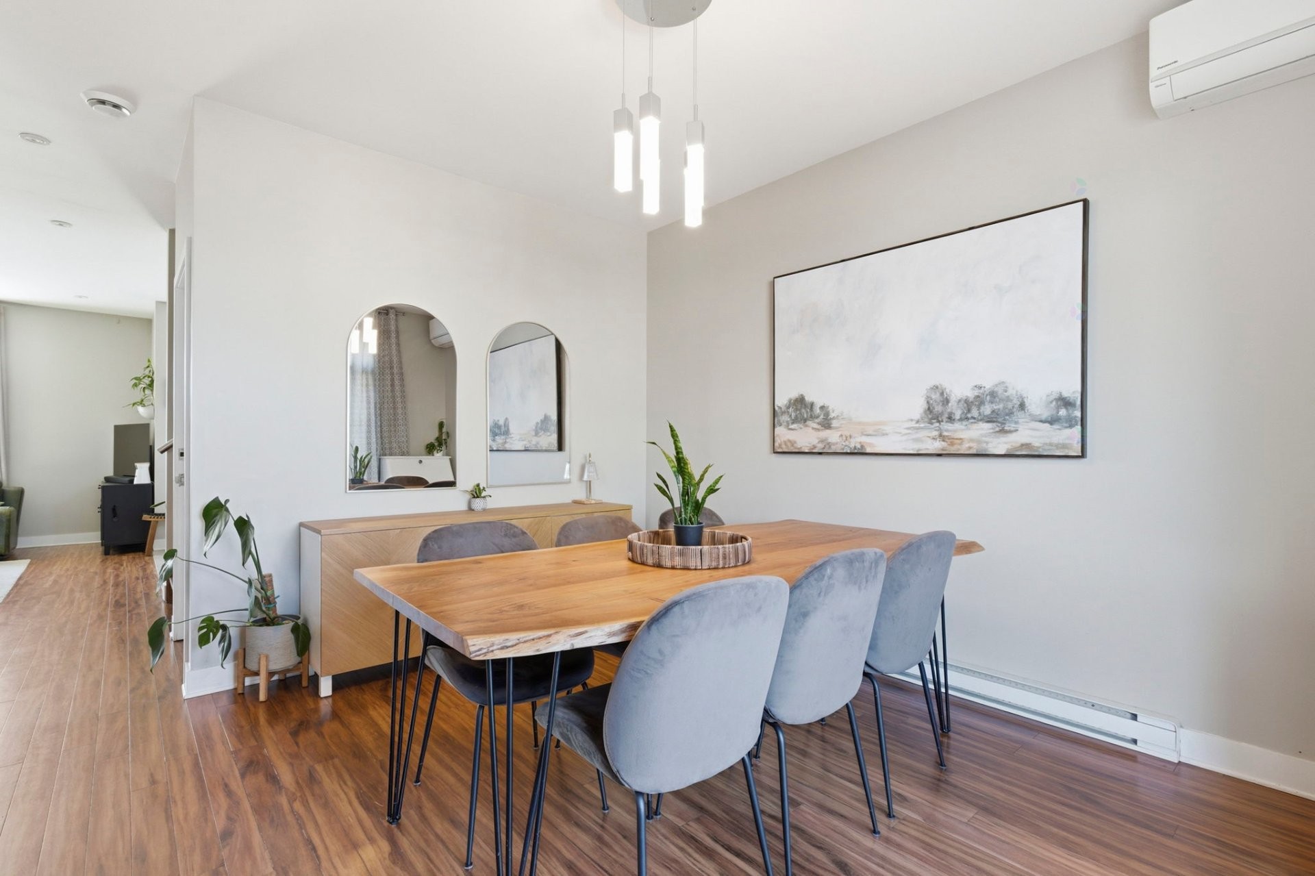 









4080


Rue de la Légion

,
Longueuil (Saint-Hubert),




QC
J3Y1Y8

