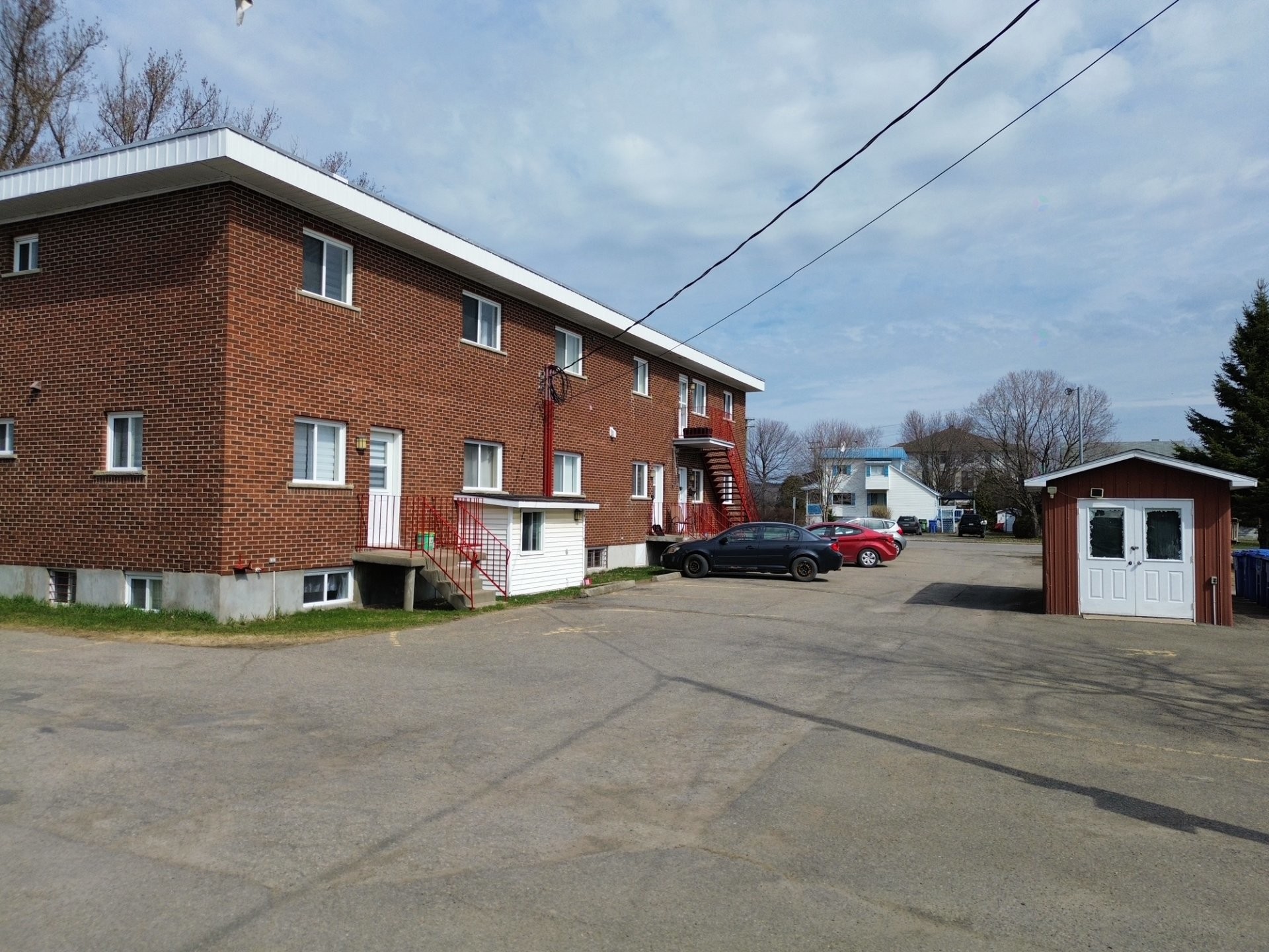 









433


Av. d'Argenteuil

,
Lachute,




QC
J8H1W9


