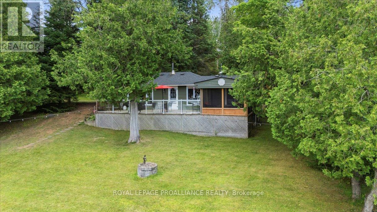 












17 HALCOMB LANE

,
Limerick,




Ontario
K0L1P0

