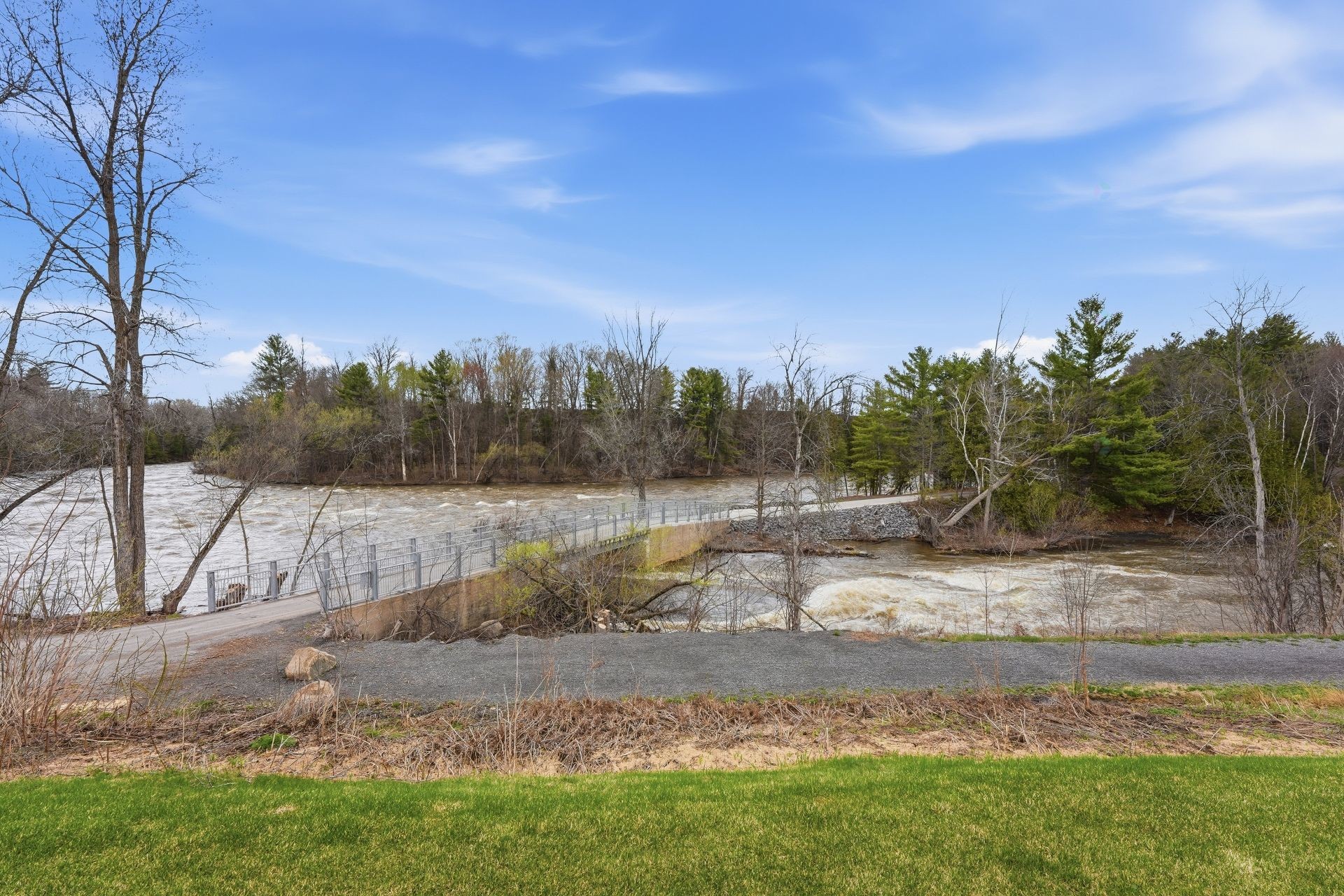 









123


Av. du Littoral

,
Saint-Paul,




QC
J0K3E0

