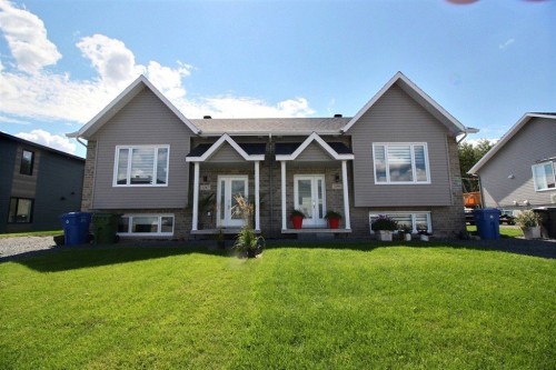 
															
													1966
													
													Rue Gabrielle-B.-Grimard
													
												
												Saguenay (Chicoutimi),
												QC 