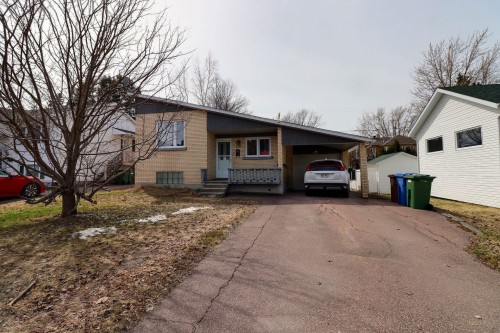 
															
													2360
													
													Rue Brassard
													
												
												Saguenay (Jonquière),
												QC 