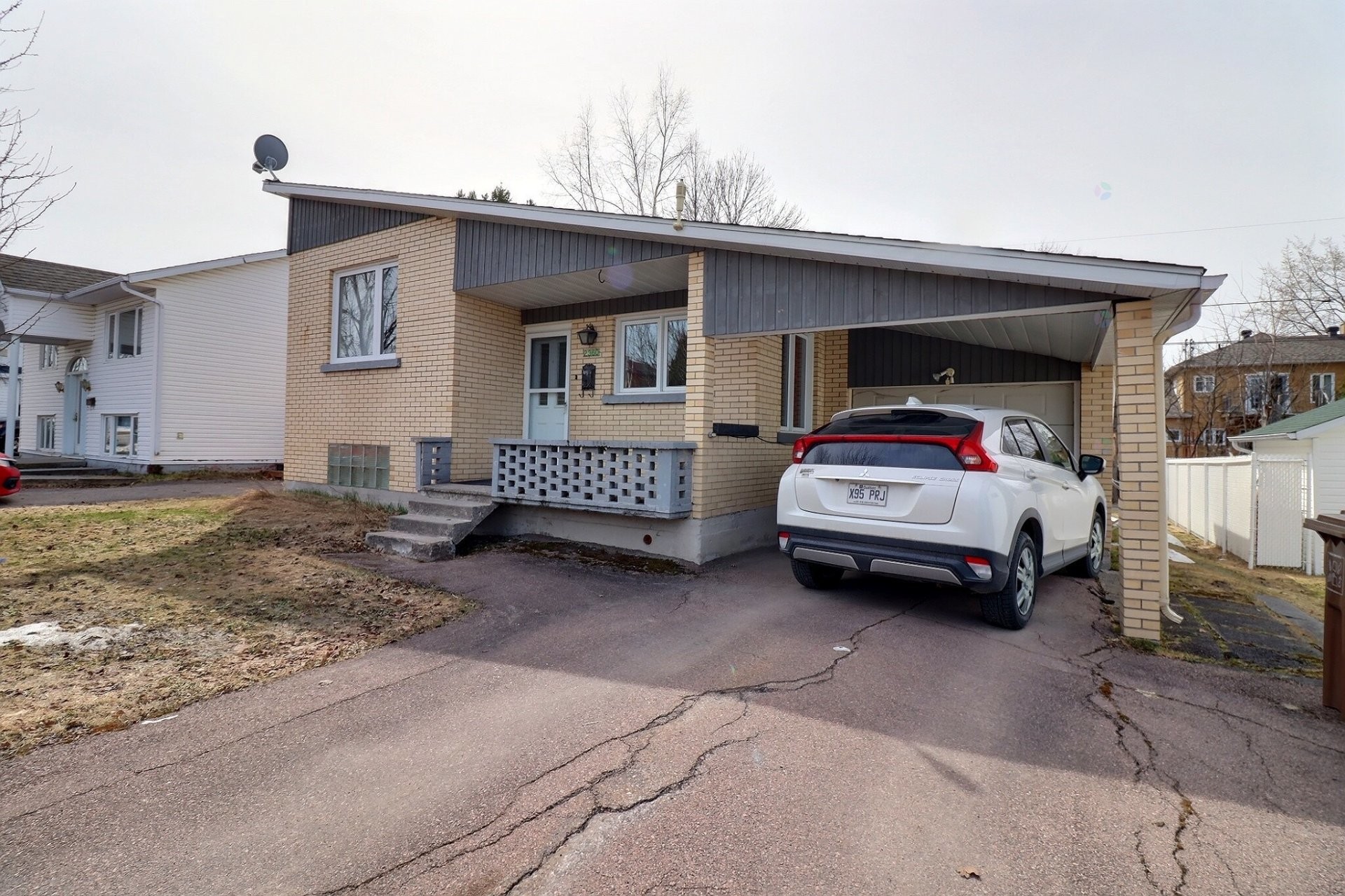 









2360


Rue Brassard

,
Saguenay (Jonquière),




QC
G7X5S9


