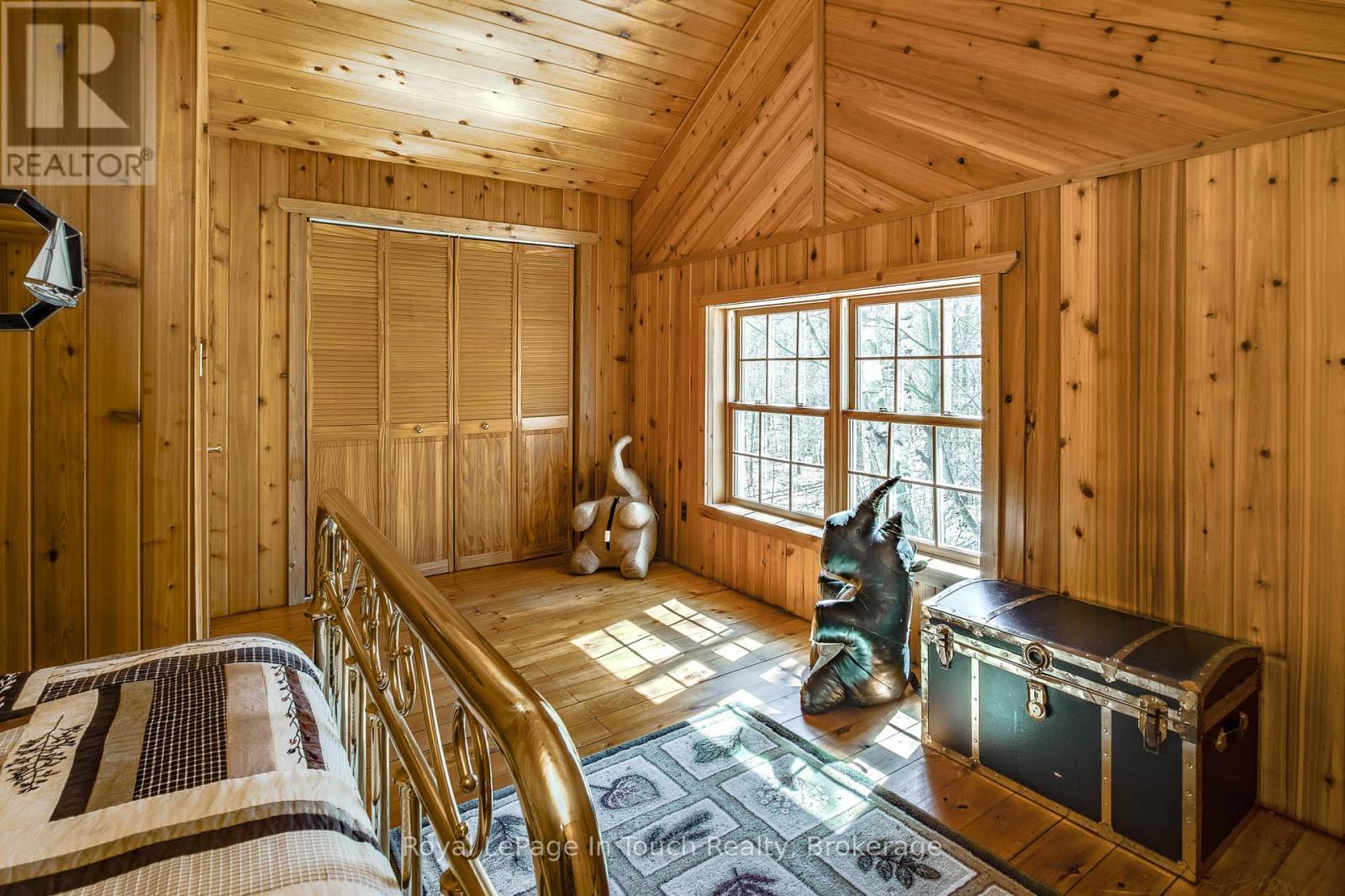 












753 CONCESSION 19 ROAD W

,
Tiny,




Ontario
L9M0H8

