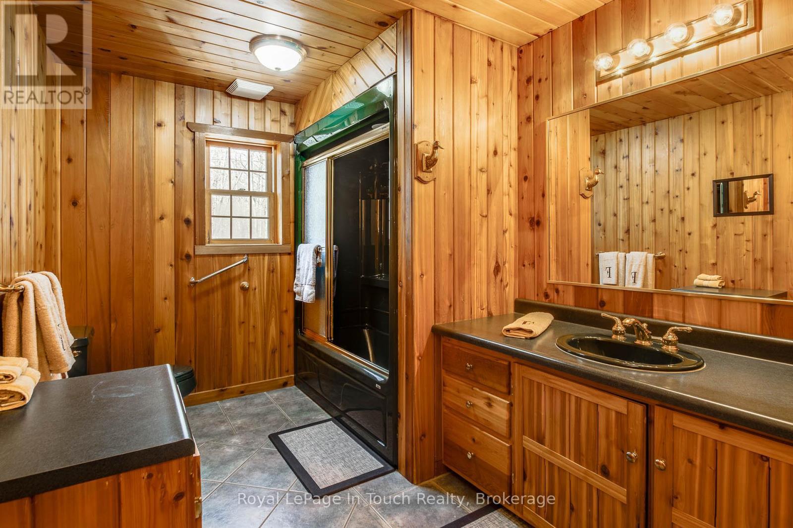 












753 CONCESSION 19 ROAD W

,
Tiny,




Ontario
L9M0H8

