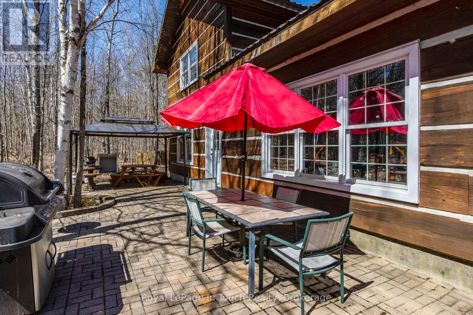 












753 CONCESSION 19 ROAD W

,
Tiny,




Ontario
L9M0H8

