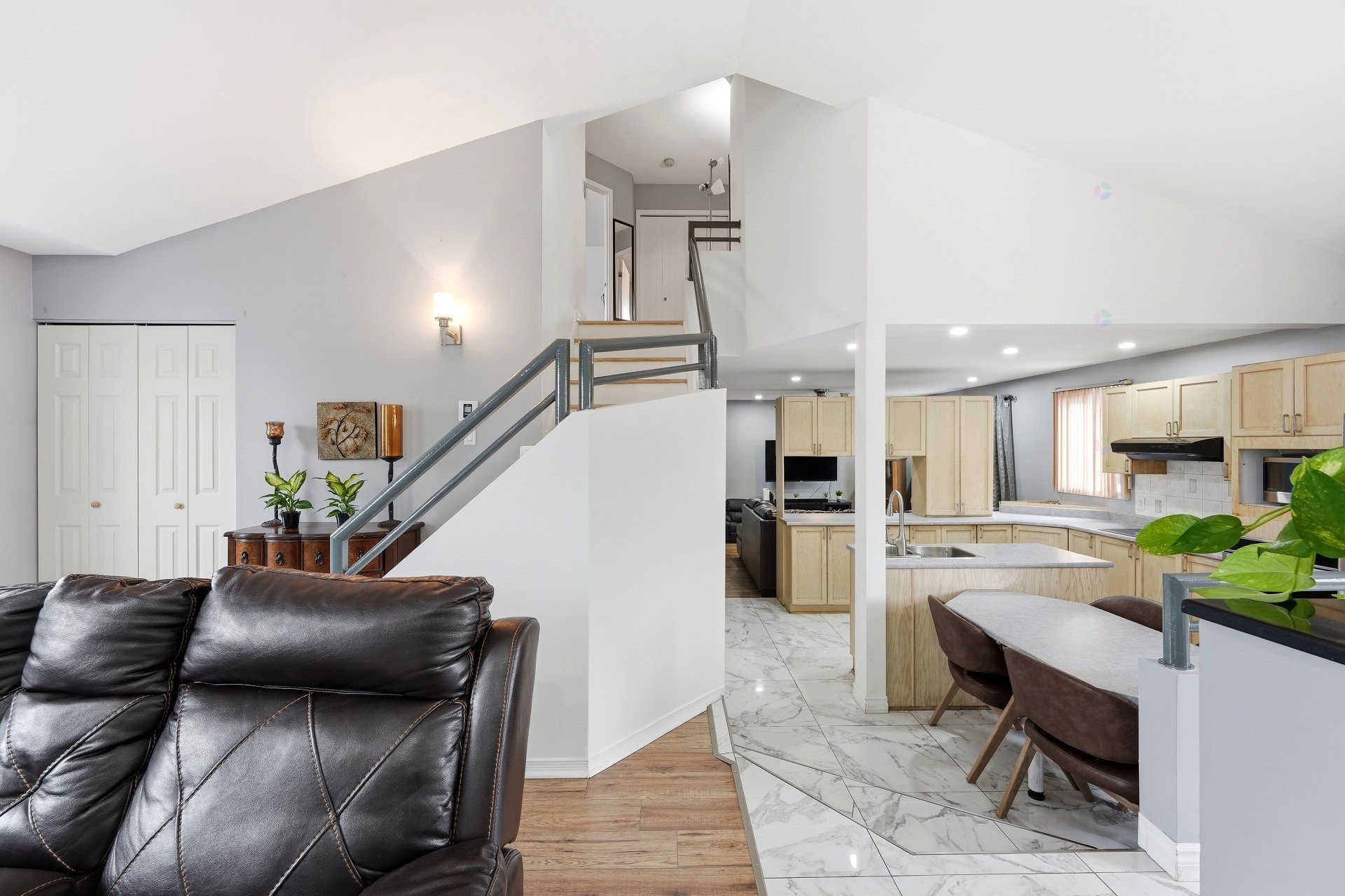 









960


Rue Basile-Routhier

,
Repentigny (Repentigny),




QC
J5Y3V2

