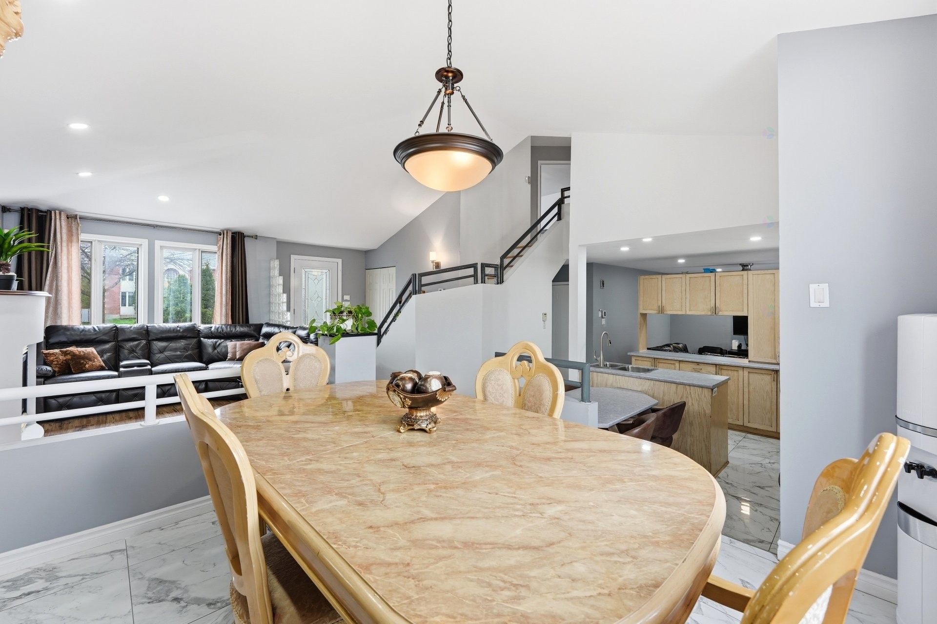 









960


Rue Basile-Routhier

,
Repentigny (Repentigny),




QC
J5Y3V2

