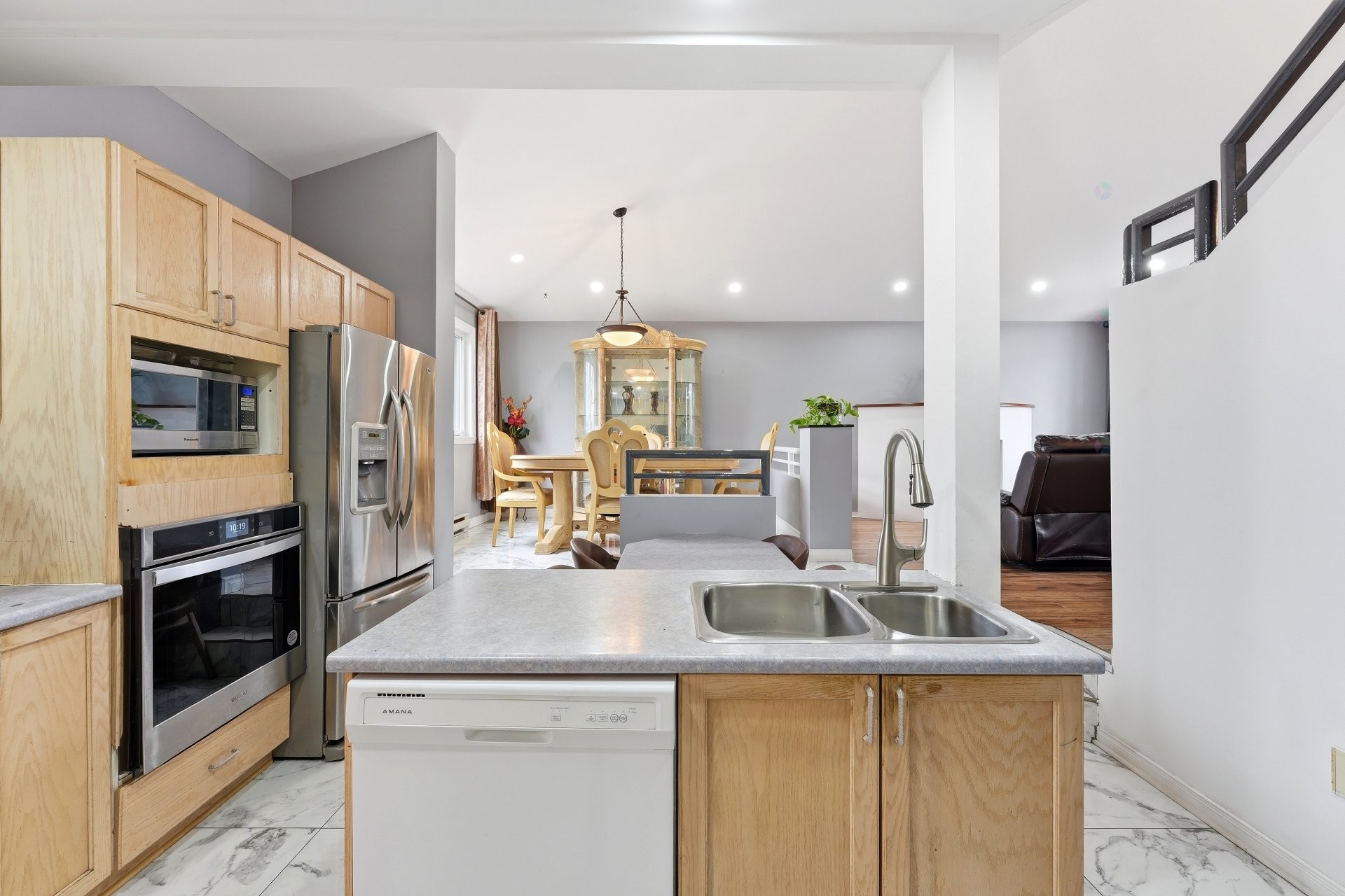 









960


Rue Basile-Routhier

,
Repentigny (Repentigny),




QC
J5Y3V2

