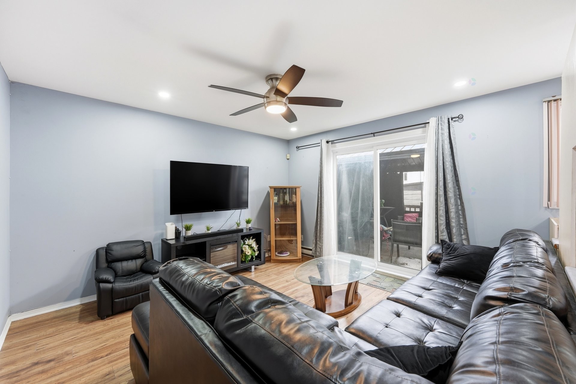 









960


Rue Basile-Routhier

,
Repentigny (Repentigny),




QC
J5Y3V2

