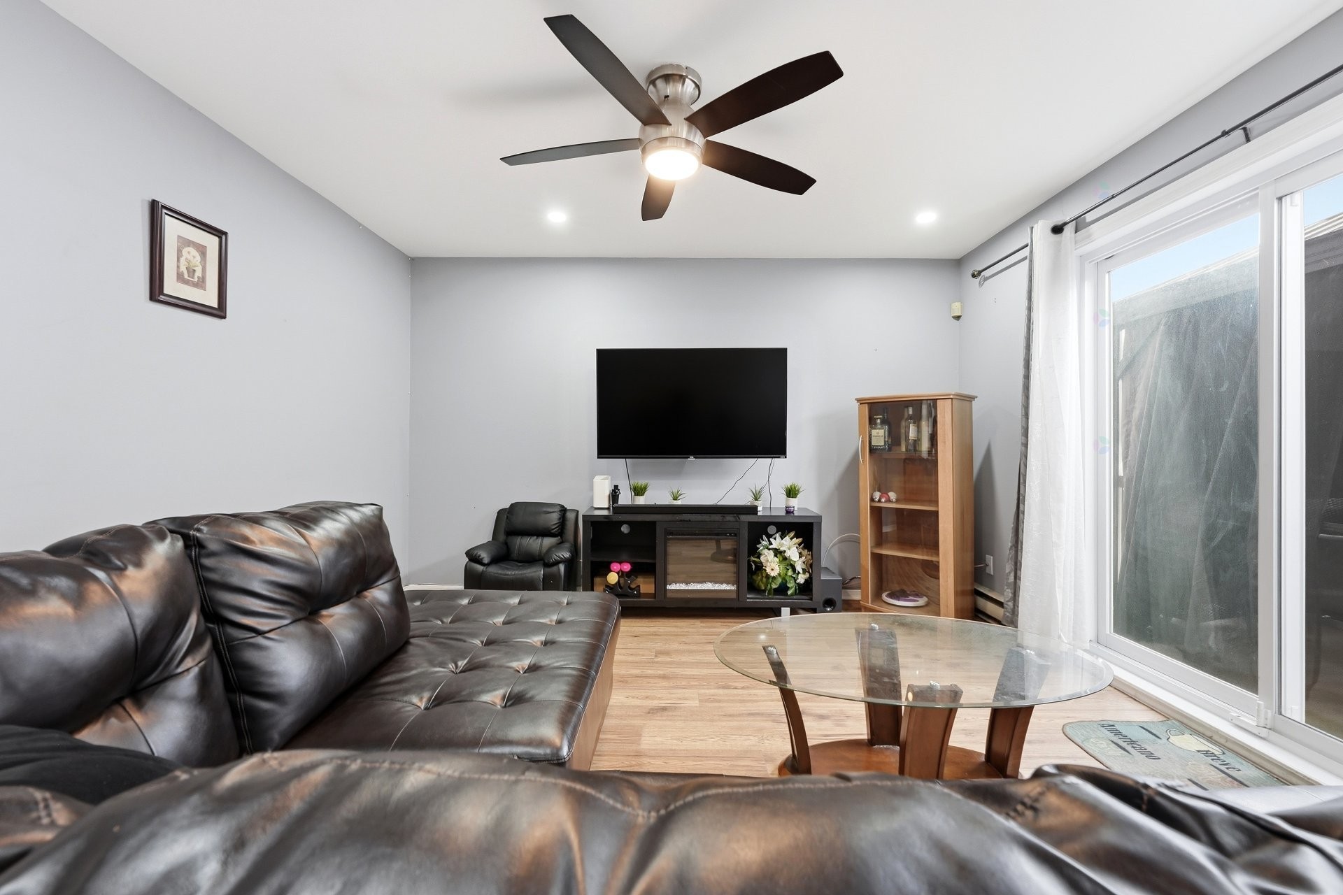 









960


Rue Basile-Routhier

,
Repentigny (Repentigny),




QC
J5Y3V2

