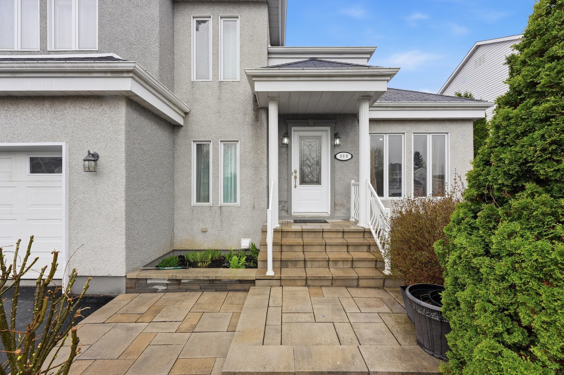 









960


Rue Basile-Routhier

,
Repentigny (Repentigny),




QC
J5Y3V2

