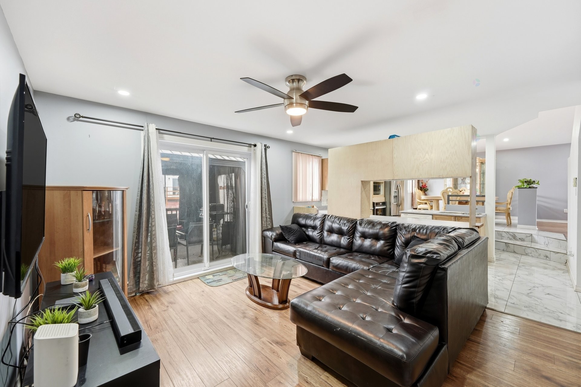 









960


Rue Basile-Routhier

,
Repentigny (Repentigny),




QC
J5Y3V2

