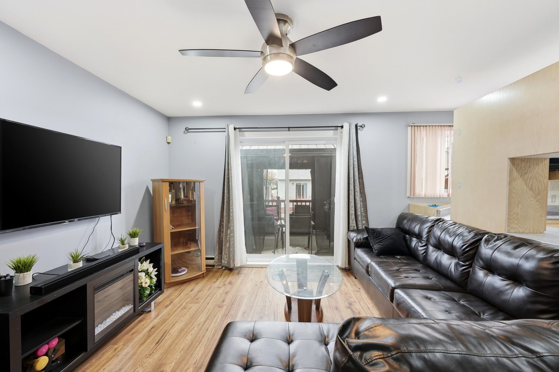









960


Rue Basile-Routhier

,
Repentigny (Repentigny),




QC
J5Y3V2

