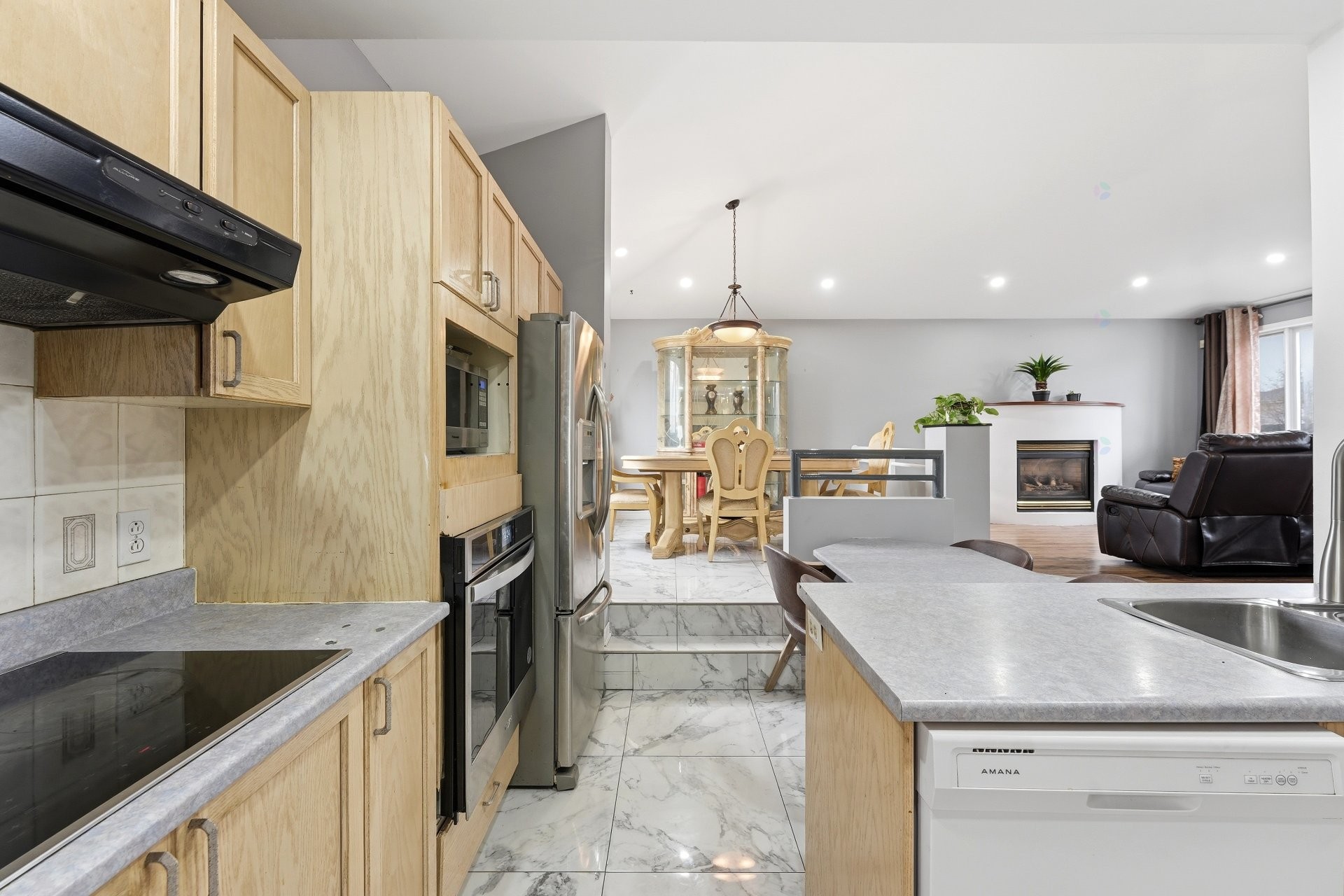 









960


Rue Basile-Routhier

,
Repentigny (Repentigny),




QC
J5Y3V2

