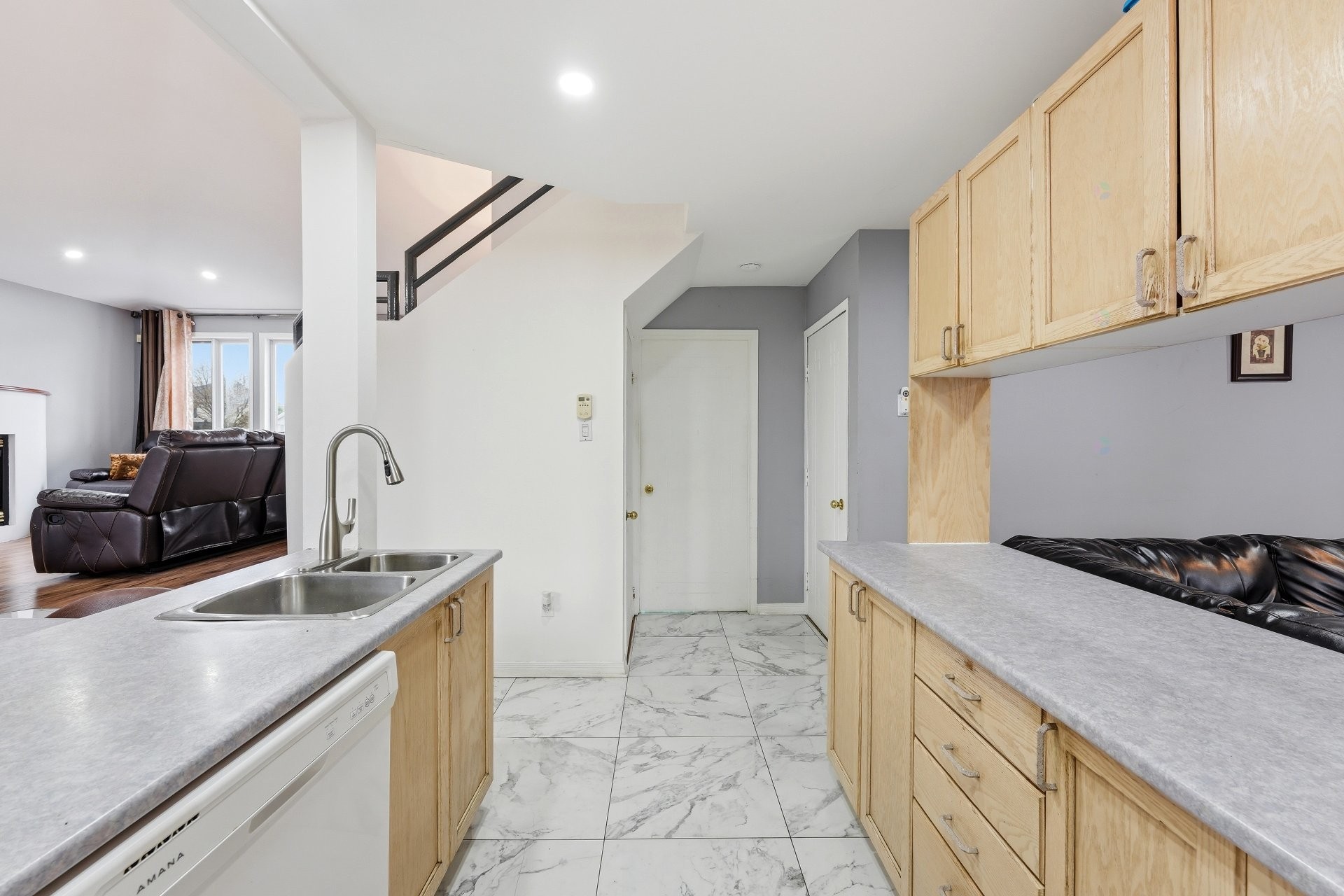 









960


Rue Basile-Routhier

,
Repentigny (Repentigny),




QC
J5Y3V2

