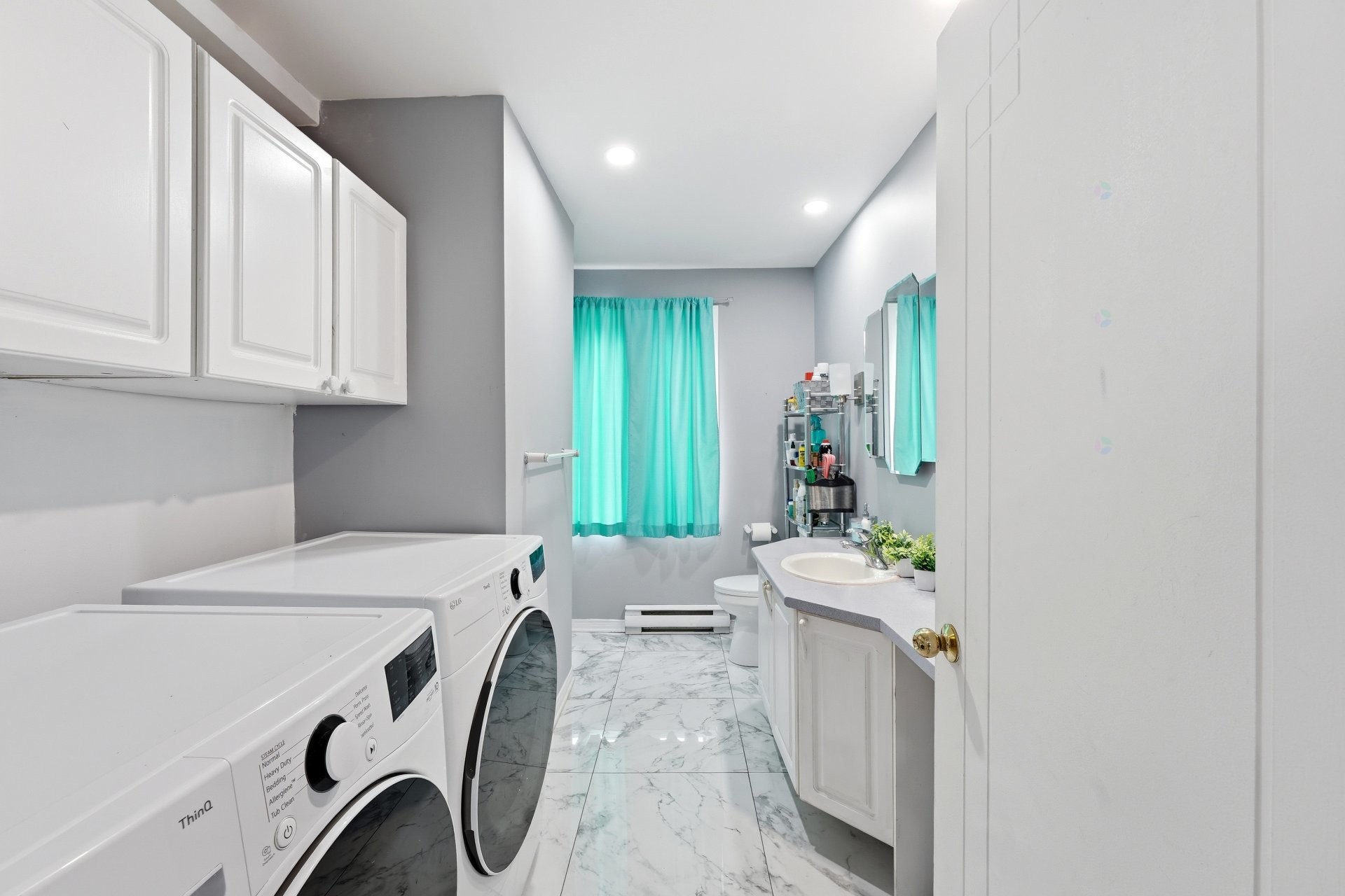 









960


Rue Basile-Routhier

,
Repentigny (Repentigny),




QC
J5Y3V2


