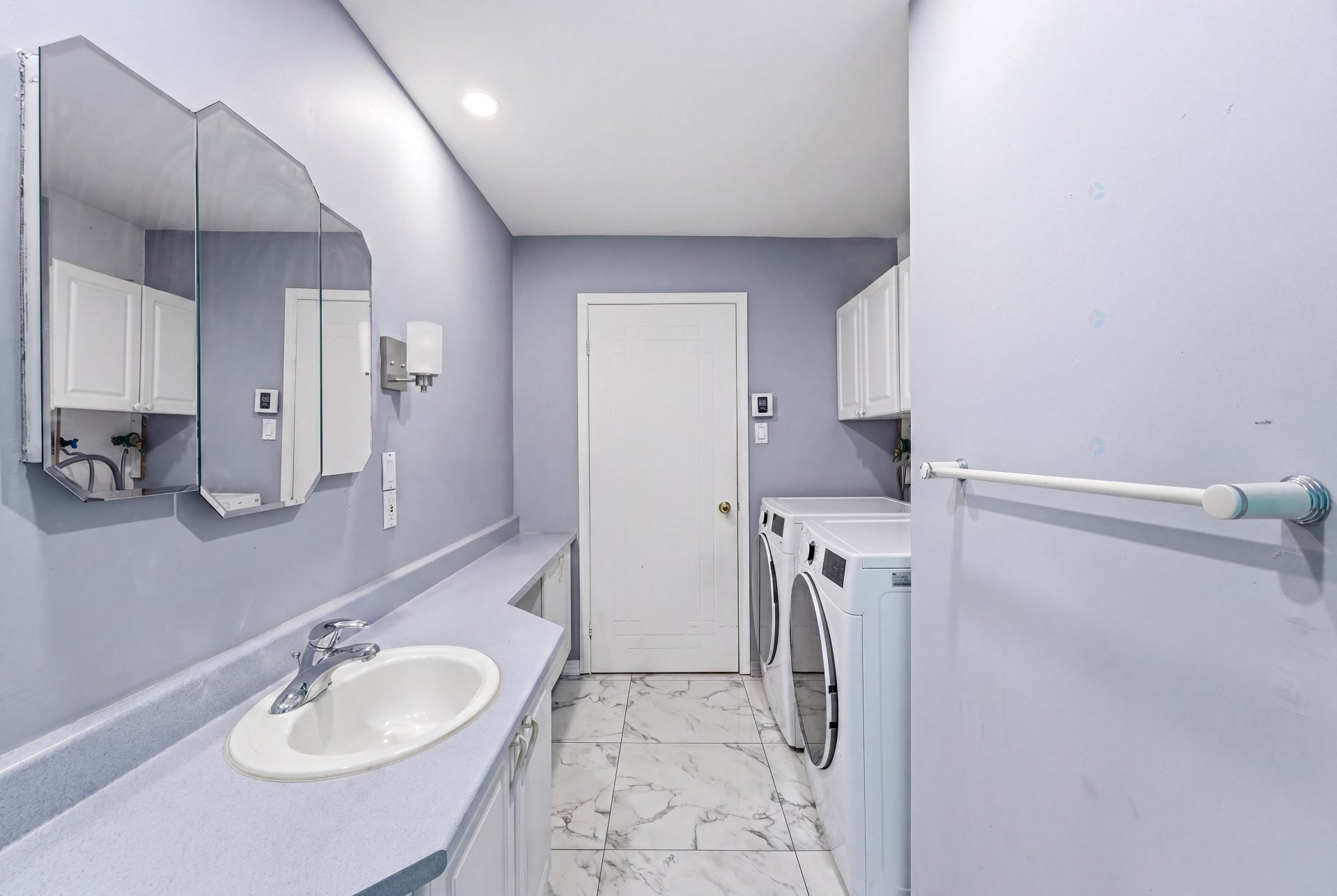 









960


Rue Basile-Routhier

,
Repentigny (Repentigny),




QC
J5Y3V2

