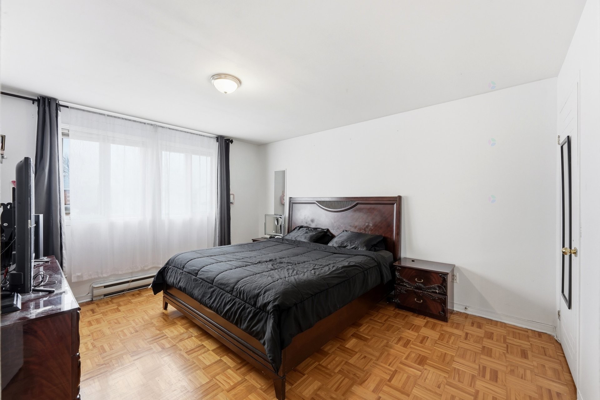 









960


Rue Basile-Routhier

,
Repentigny (Repentigny),




QC
J5Y3V2

