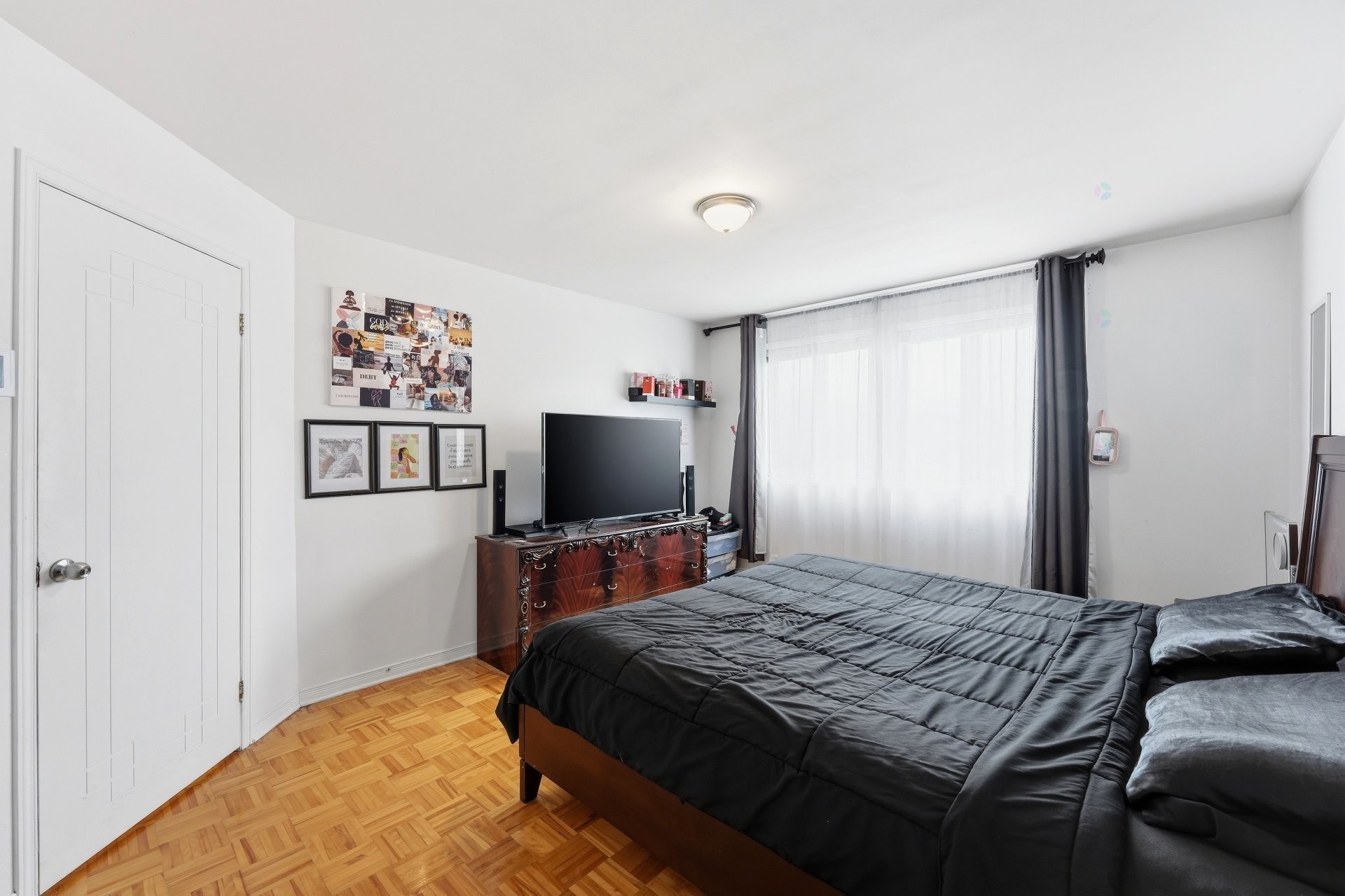 









960


Rue Basile-Routhier

,
Repentigny (Repentigny),




QC
J5Y3V2

