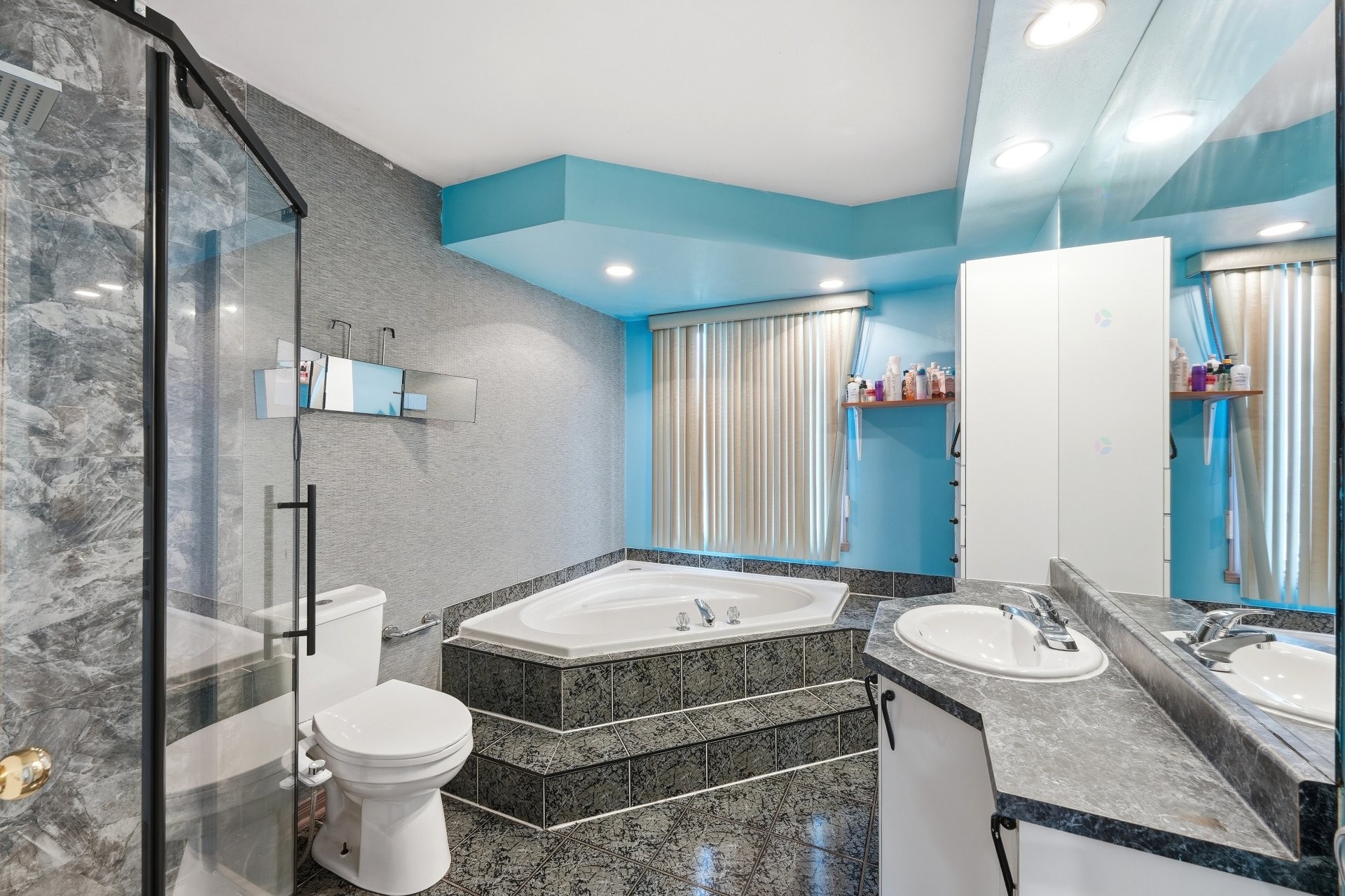 









960


Rue Basile-Routhier

,
Repentigny (Repentigny),




QC
J5Y3V2

