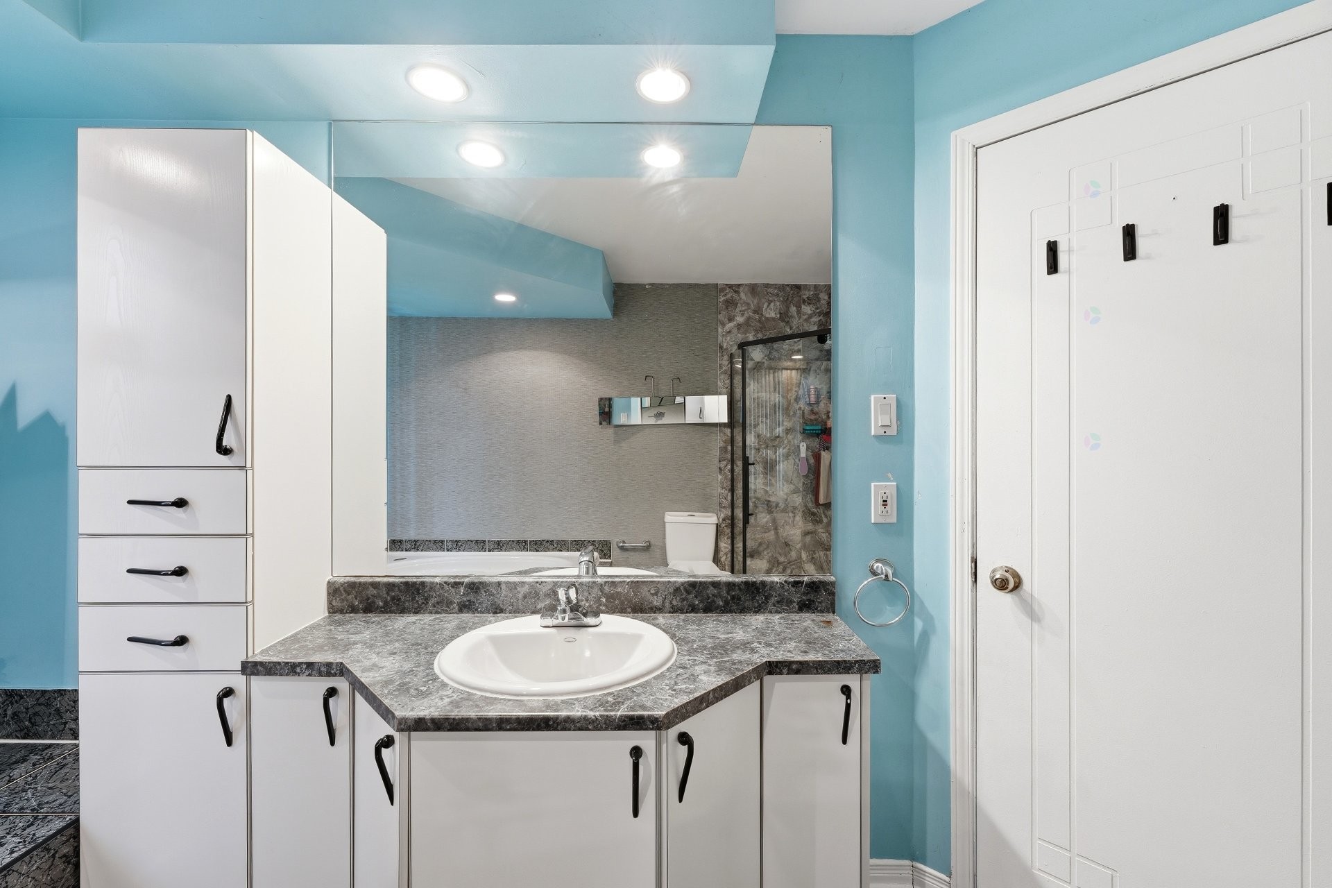 









960


Rue Basile-Routhier

,
Repentigny (Repentigny),




QC
J5Y3V2

