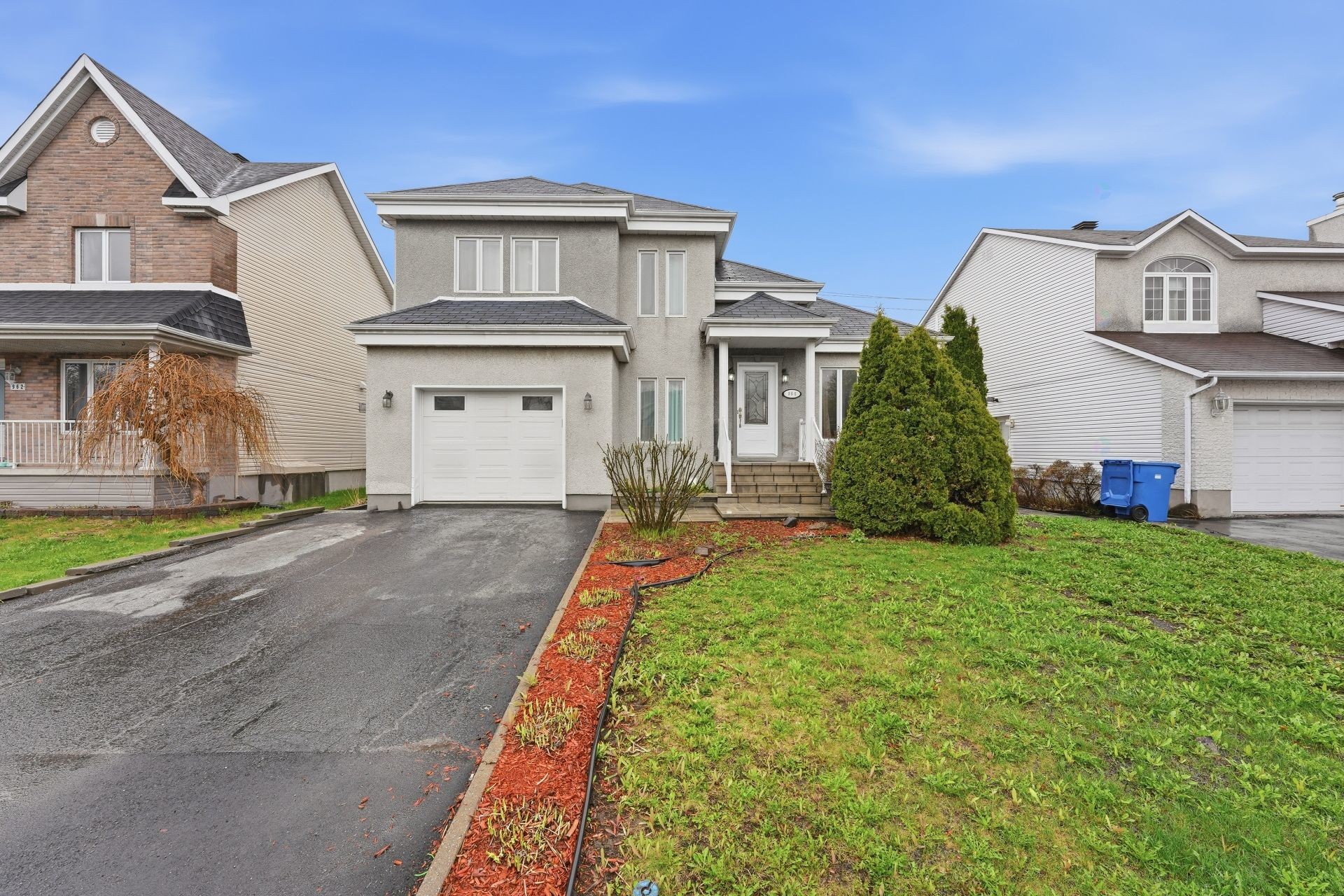 









960


Rue Basile-Routhier

,
Repentigny (Repentigny),




QC
J5Y3V2

