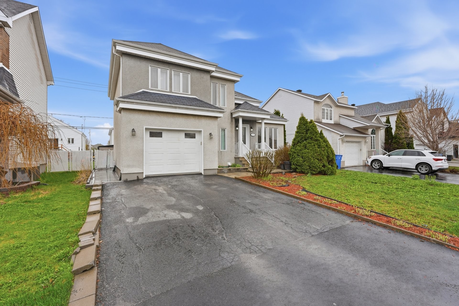 









960


Rue Basile-Routhier

,
Repentigny (Repentigny),




QC
J5Y3V2

