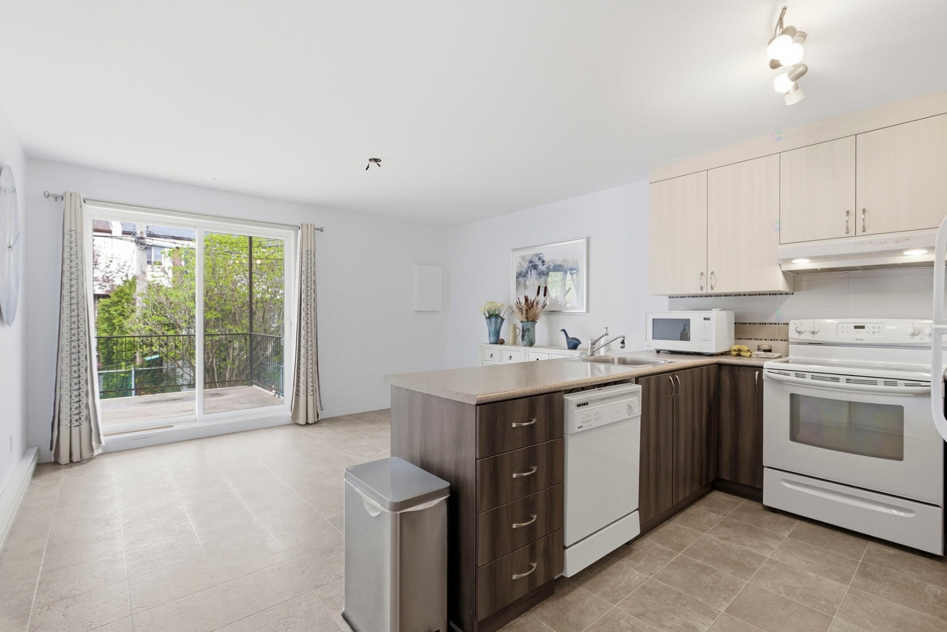 









1419

 - 1423


Rue Lacoste

,
Longueuil (Le Vieux-Longueuil),




QC
J4G2G4

