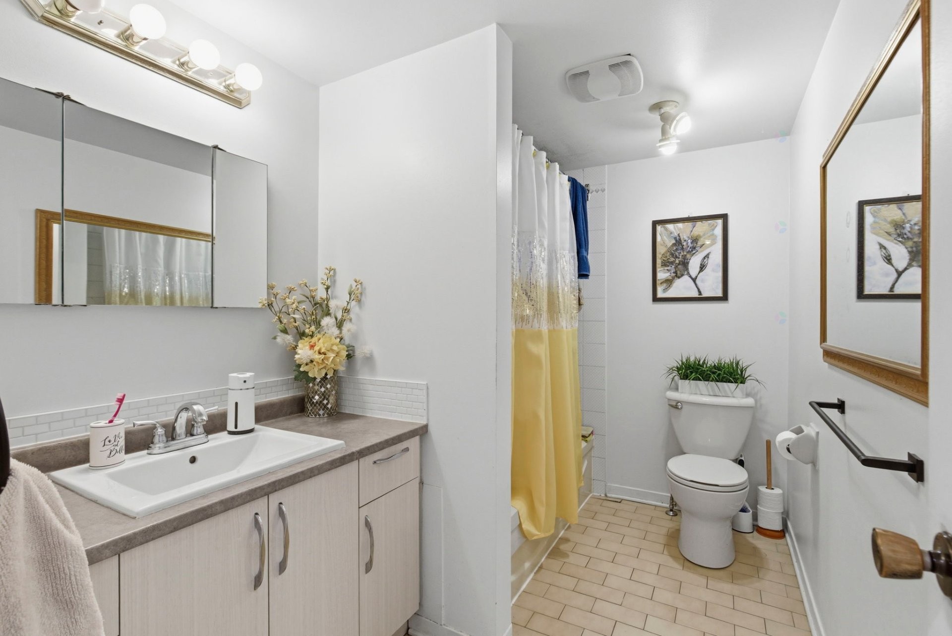









1419

 - 1423


Rue Lacoste

,
Longueuil (Le Vieux-Longueuil),




QC
J4G2G4

