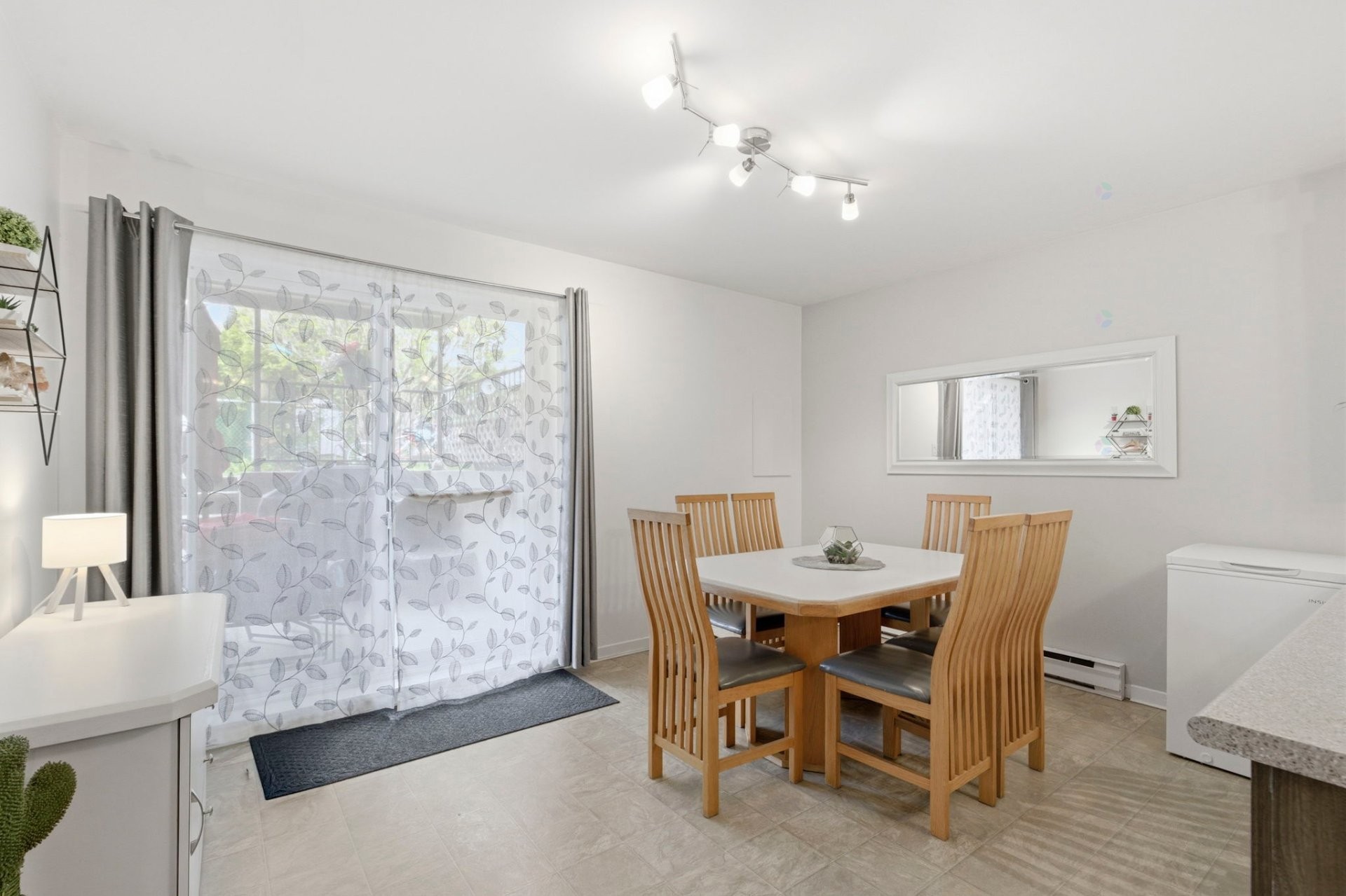 









1419

 - 1423


Rue Lacoste

,
Longueuil (Le Vieux-Longueuil),




QC
J4G2G4

