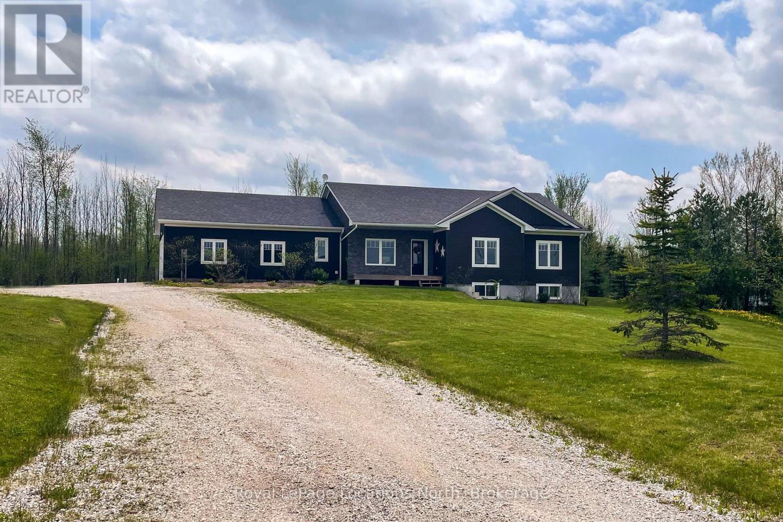 












109 ROBERTSON AVENUE

,
Meaford,




Ontario
N4L1W7

