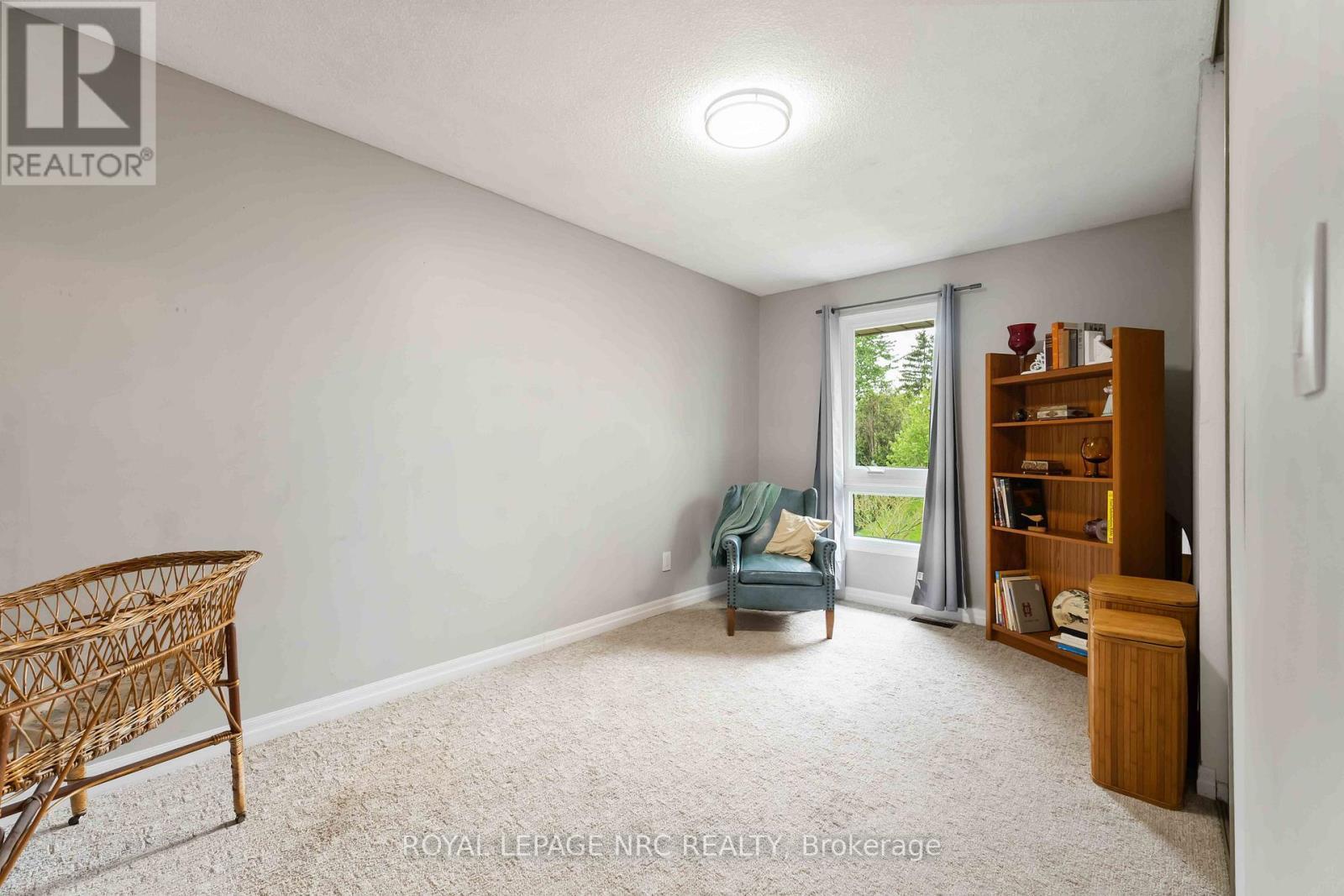 












40 - 122 LAKESHORE ROAD

,
St. Catharines (Lakeport),




Ontario
L2N6N6

