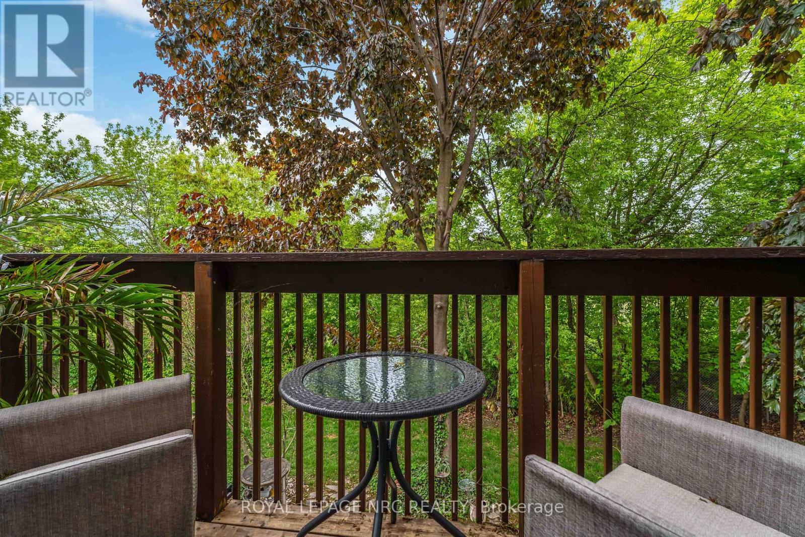 












40 - 122 LAKESHORE ROAD

,
St. Catharines (Lakeport),




Ontario
L2N6N6

