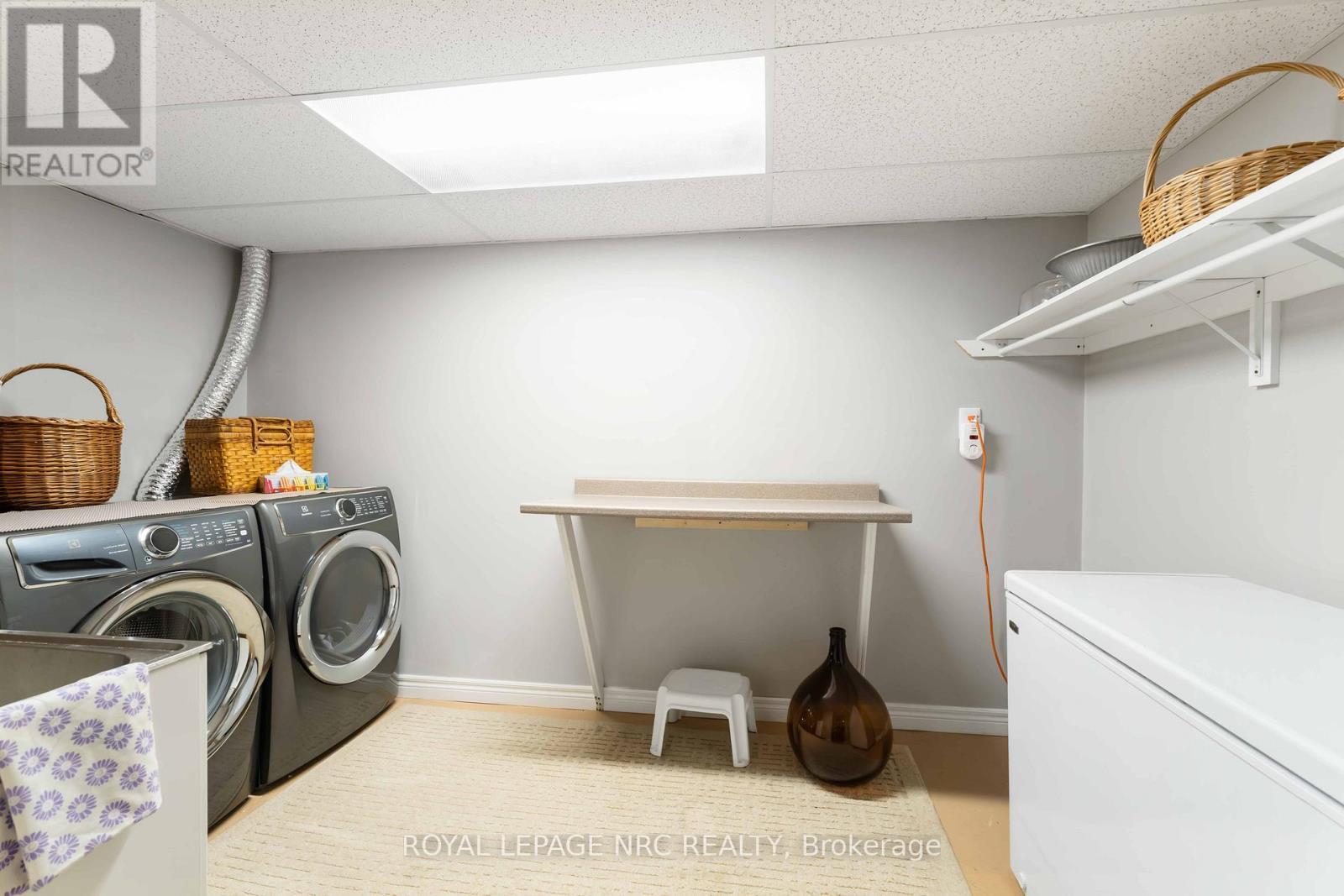 












40 - 122 LAKESHORE ROAD

,
St. Catharines (Lakeport),




Ontario
L2N6N6

