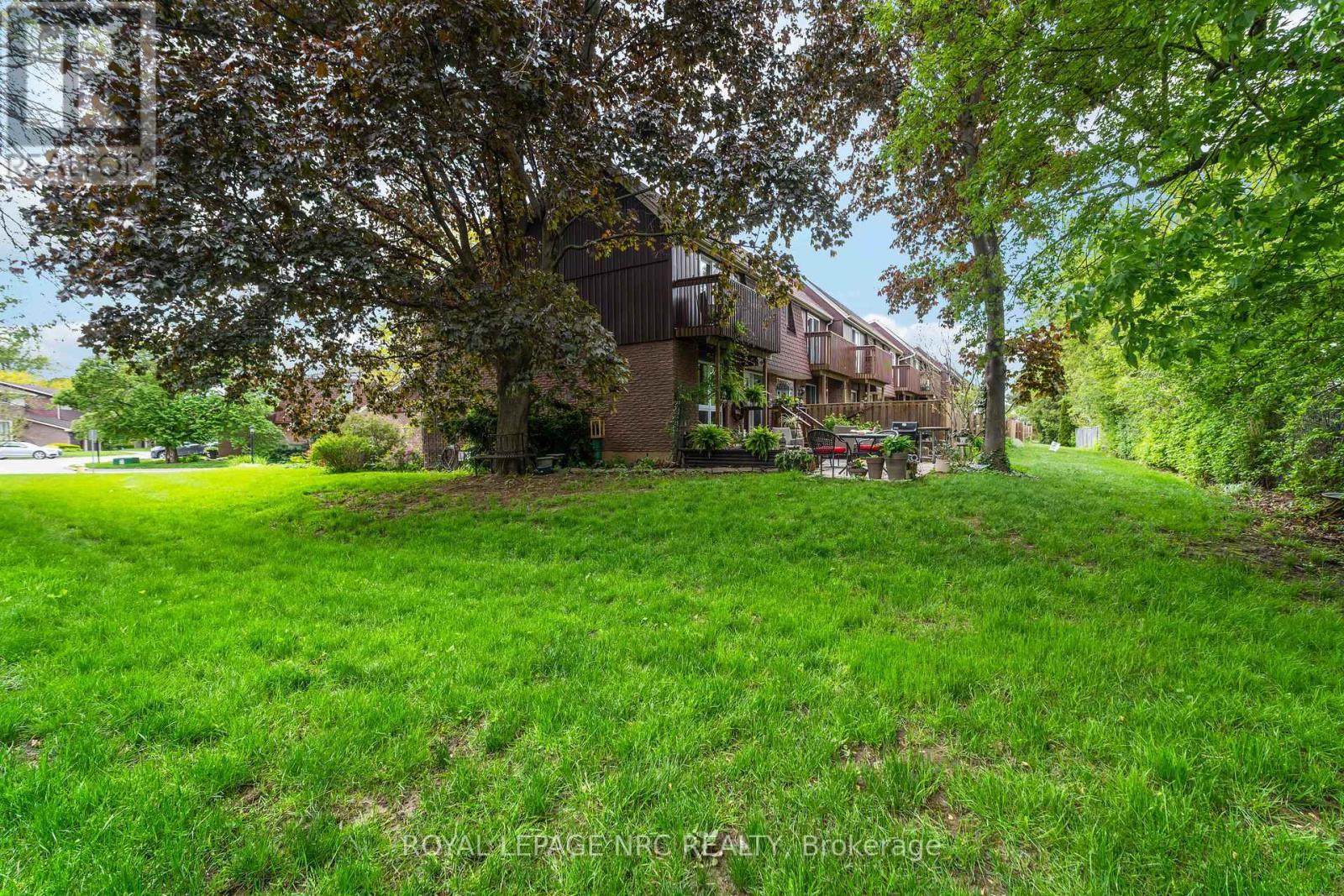 












40 - 122 LAKESHORE ROAD

,
St. Catharines (Lakeport),




Ontario
L2N6N6

