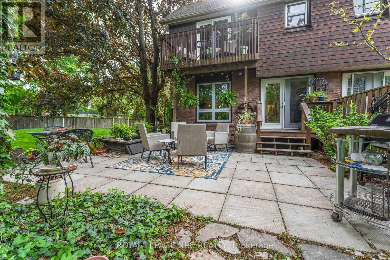 












40 - 122 LAKESHORE ROAD

,
St. Catharines (Lakeport),




Ontario
L2N6N6

