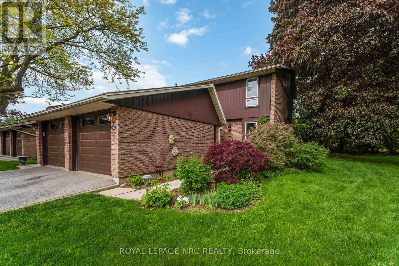 












40 - 122 LAKESHORE ROAD

,
St. Catharines (Lakeport),




Ontario
L2N6N6

