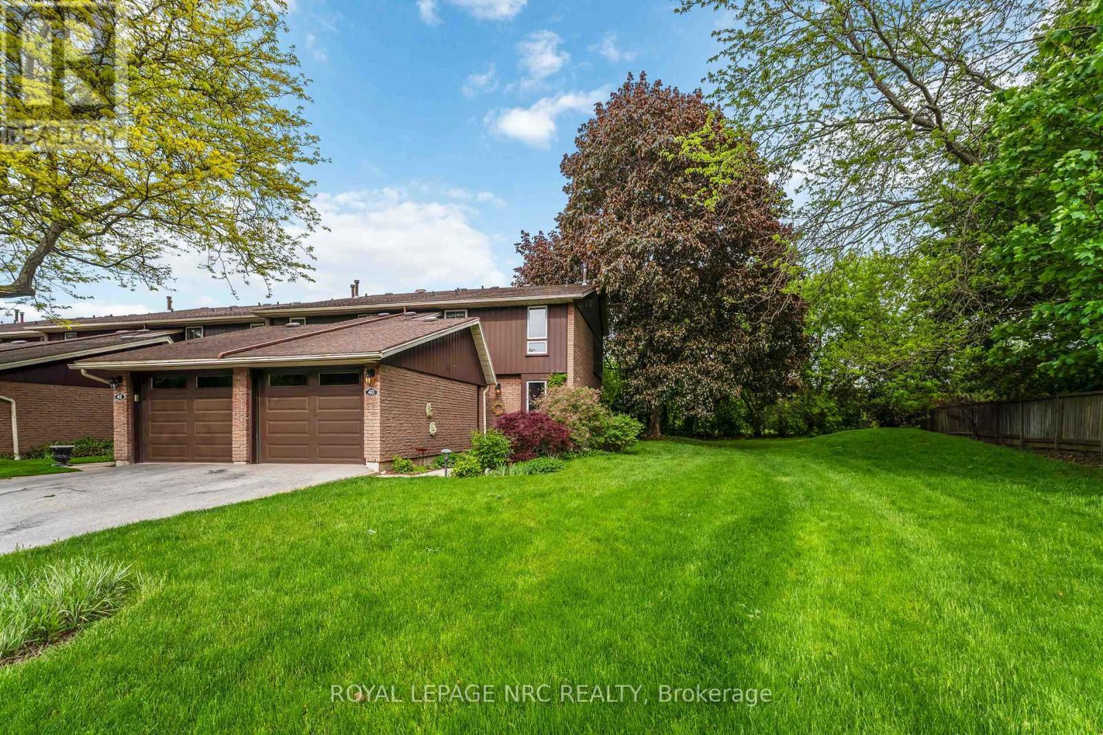 












40 - 122 LAKESHORE ROAD

,
St. Catharines (Lakeport),




Ontario
L2N6N6

