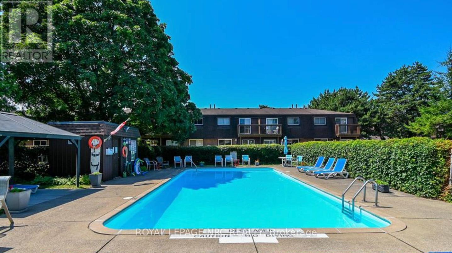 












40 - 122 LAKESHORE ROAD

,
St. Catharines (Lakeport),




Ontario
L2N6N6

